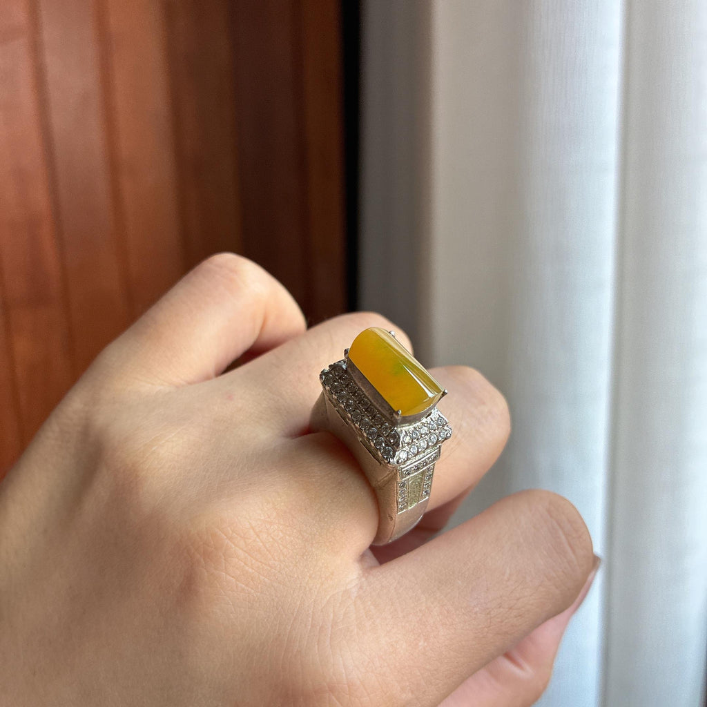 铜托糯冰黄翡飘花马鞍戒面天然缅甸A货翡翠（yc440731）
