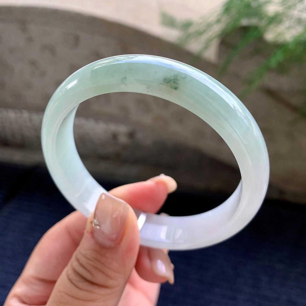 大圈口 细糯种晴底飘绿花正圈平安镯 58圈口 天然缅甸A货翡翠（yc464059）