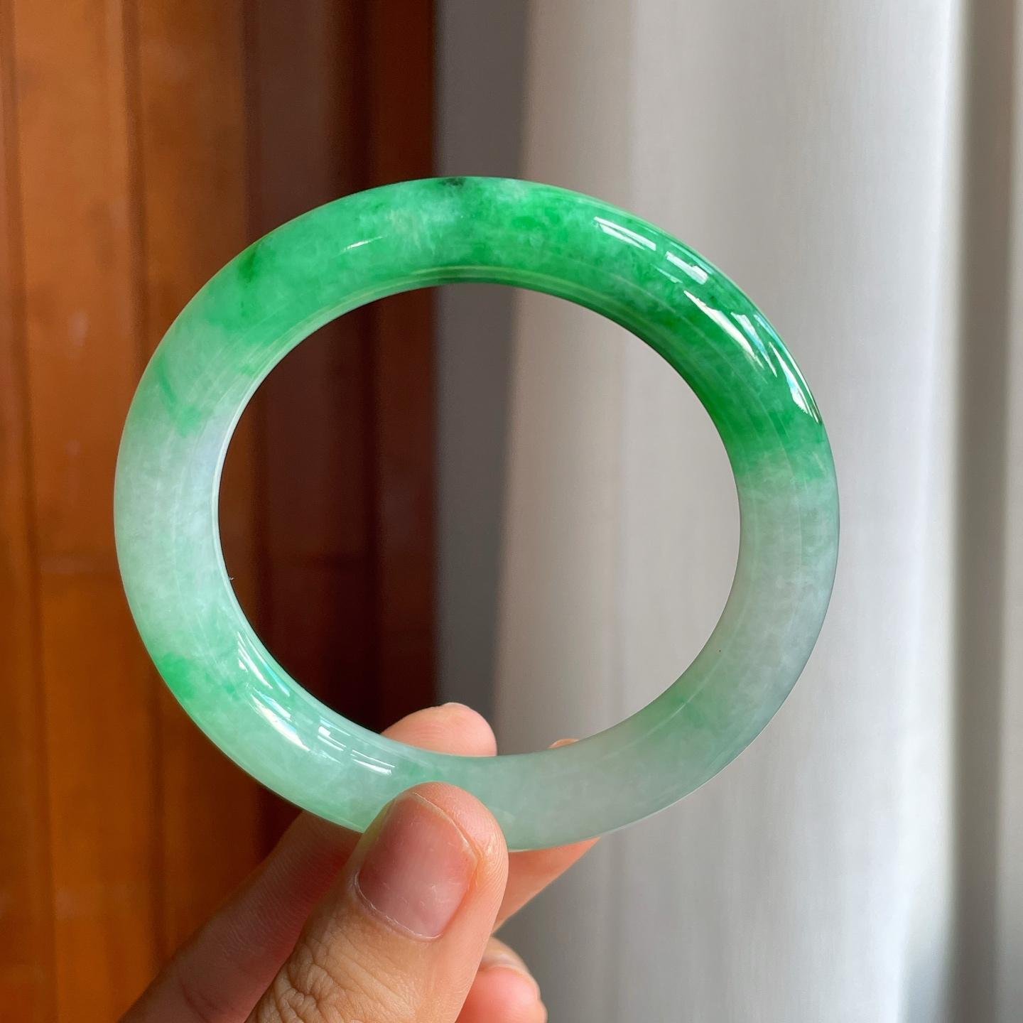 糯冰带色翡翠圆条手镯（56mm）（yc225114）
