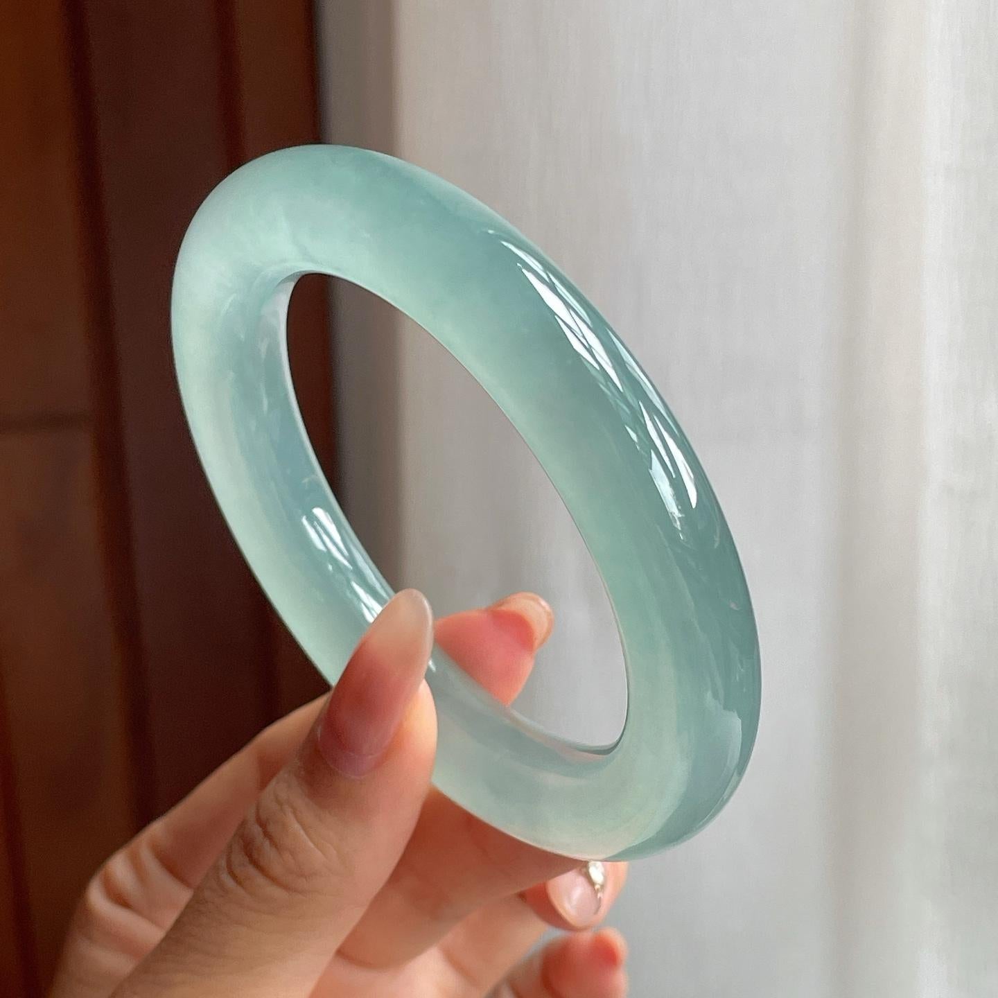 冰种蓝晴底翡翠圆条手镯（56mm）（yc198342）