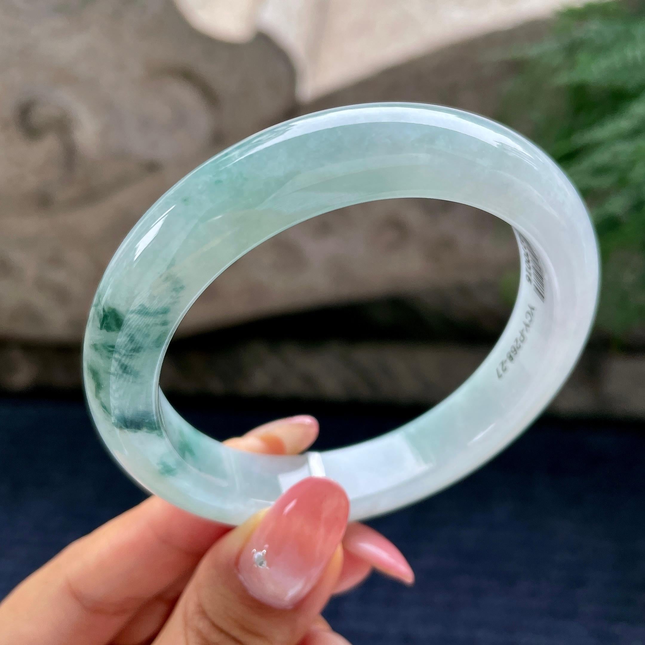 糯冰种飘蓝花正圈平安镯56.3圈   天然缅甸A货翡翠（yc441097）