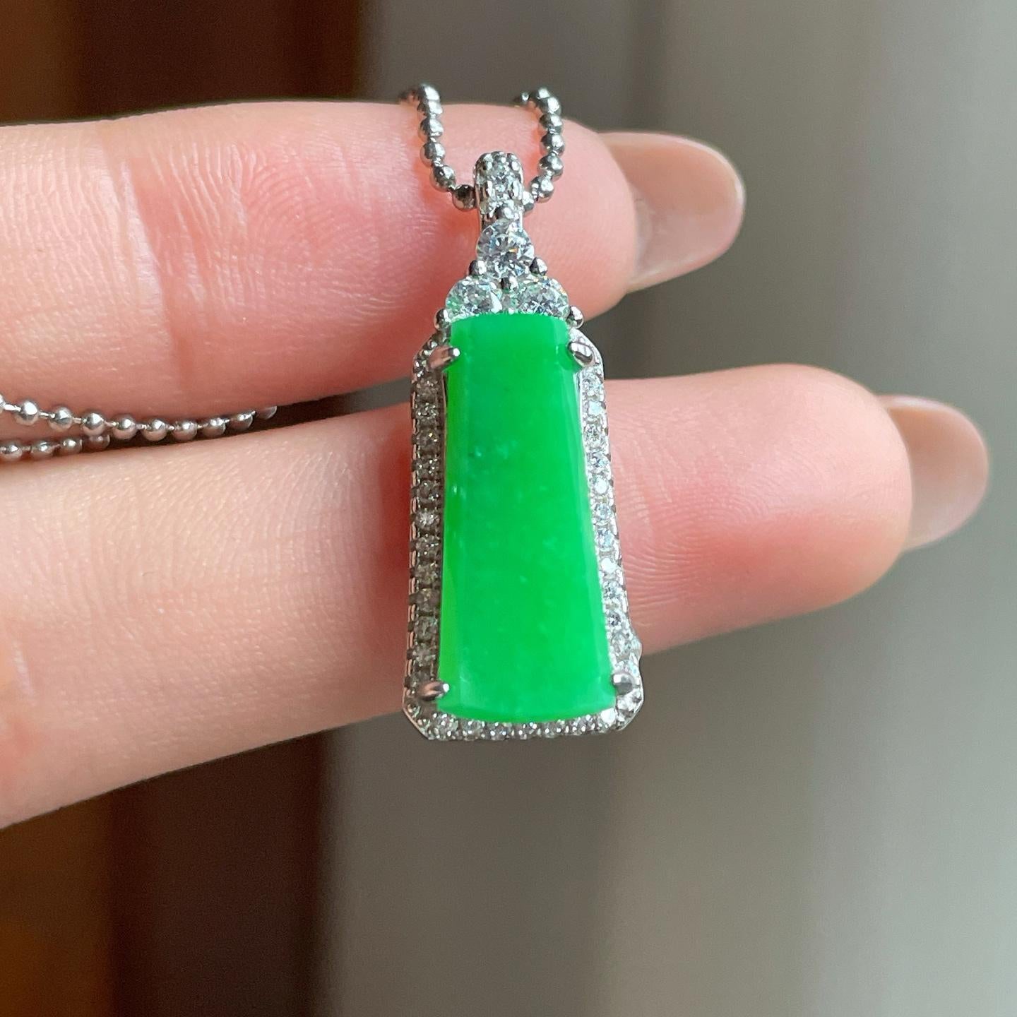 S925银镶糯冰果绿翡翠无事牌（yc352485）