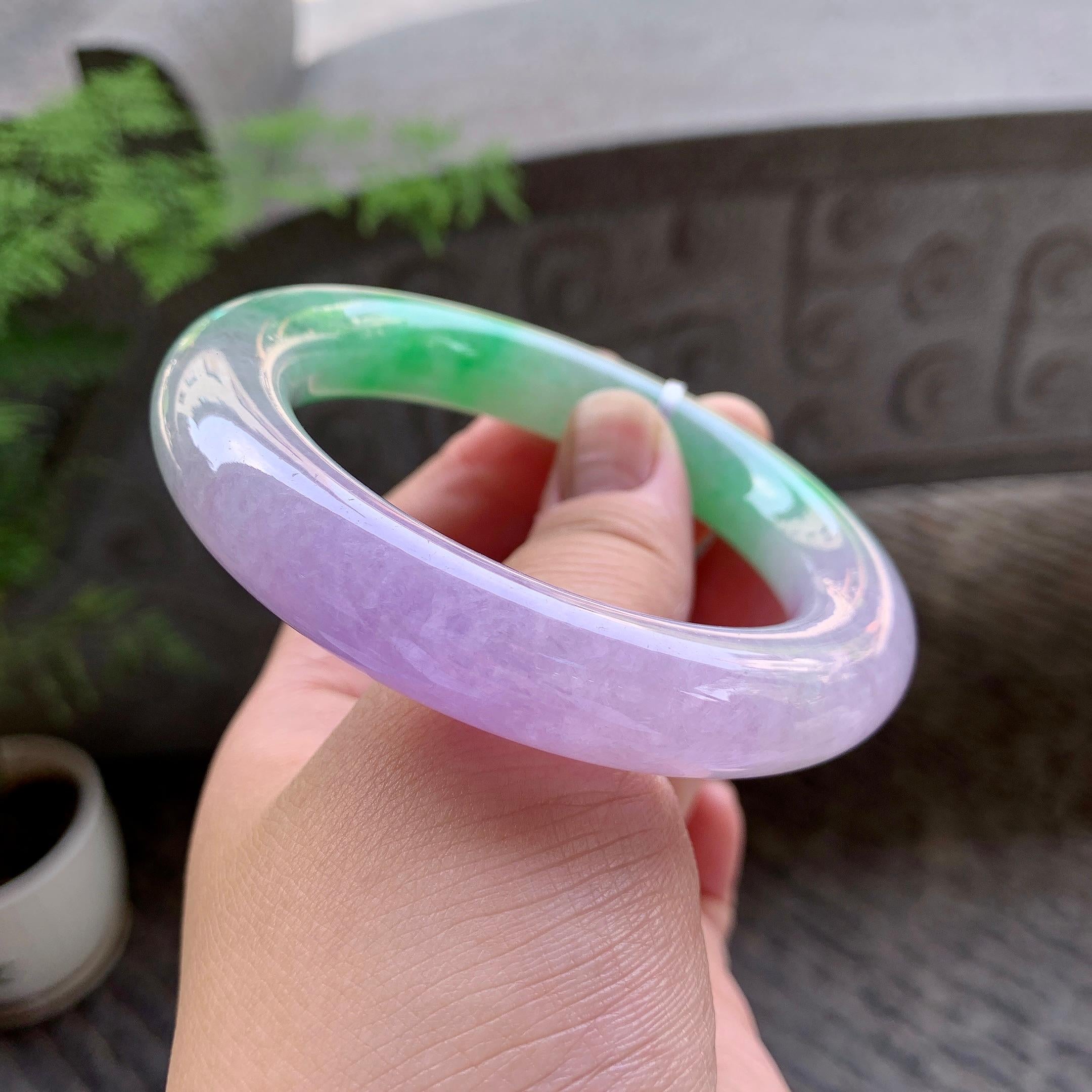 糯冰种春彩圆条手镯（56.6mm）