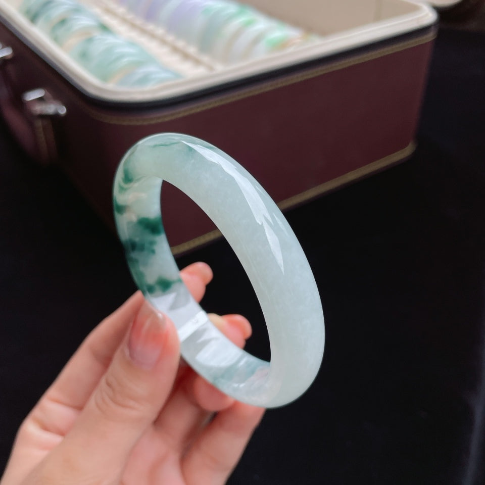 糯冰飘花正圈翡翠手镯（56mm）（yc017390）
