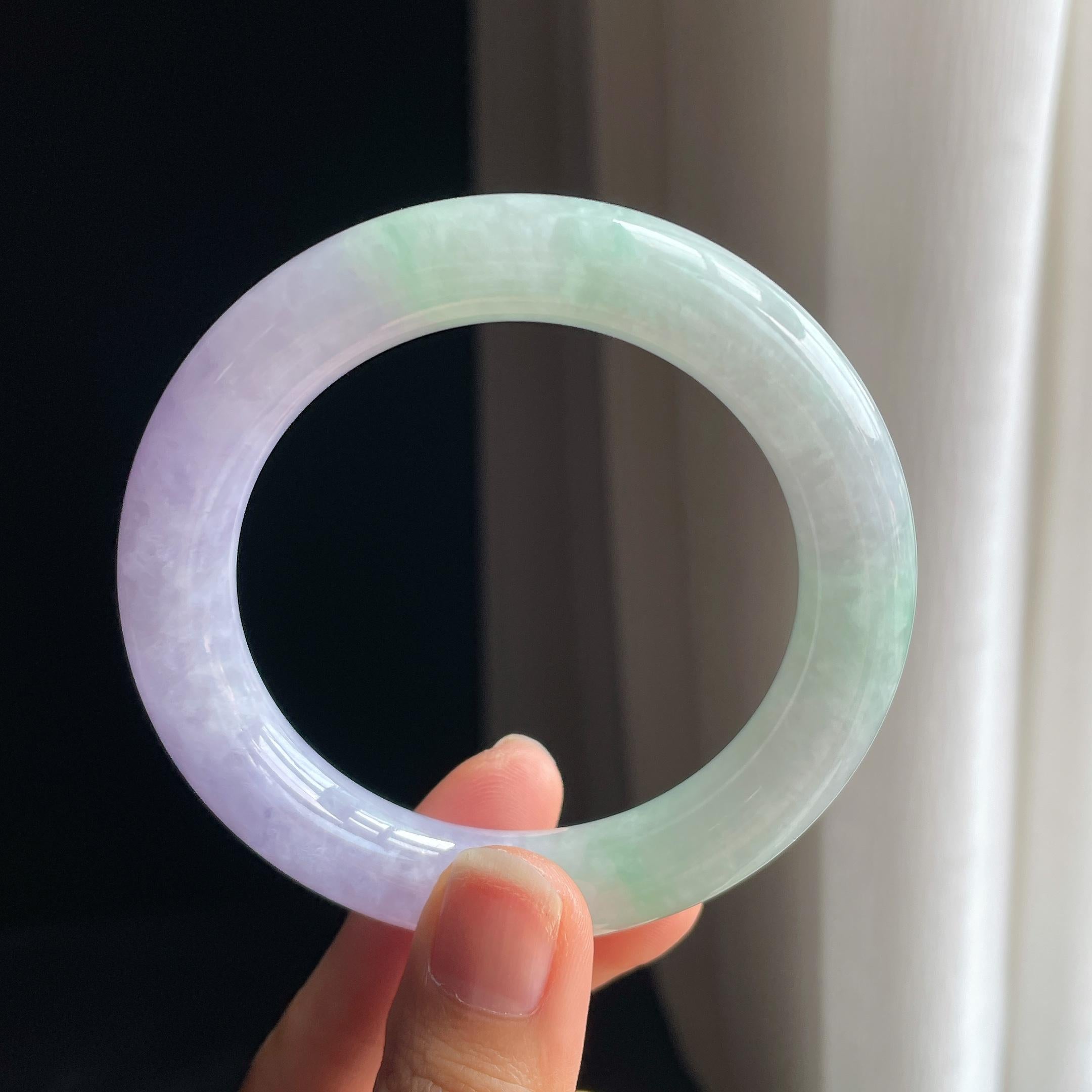 糯冰春带彩翡翠圆条手镯（55.2mm)（yc348941）