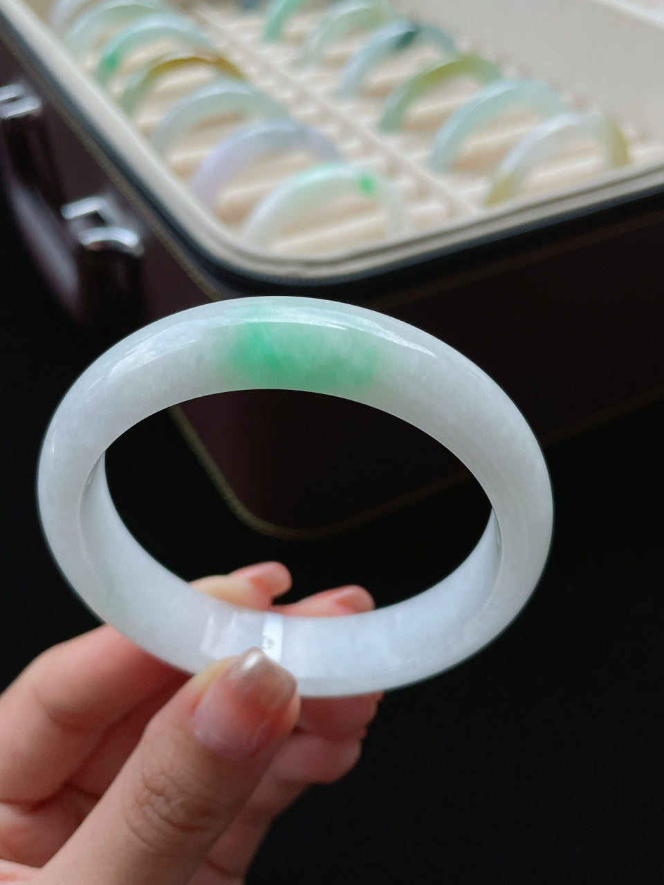 糯冰白底青正圈翡翠手镯（57.7mm）（yc016959）