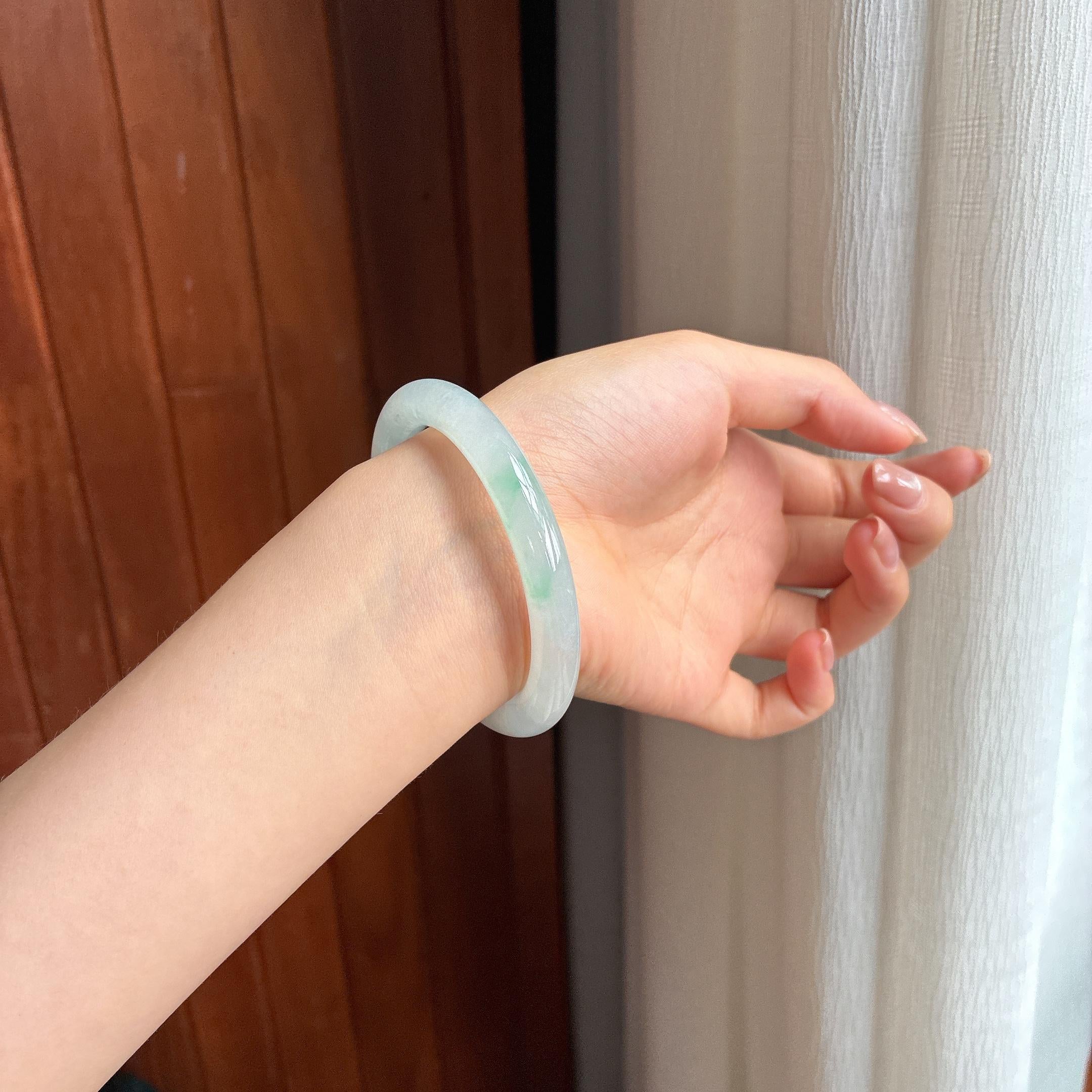 冰种飘花翡翠圆条手镯 55圈天然缅甸A货翡翠（yc438519）