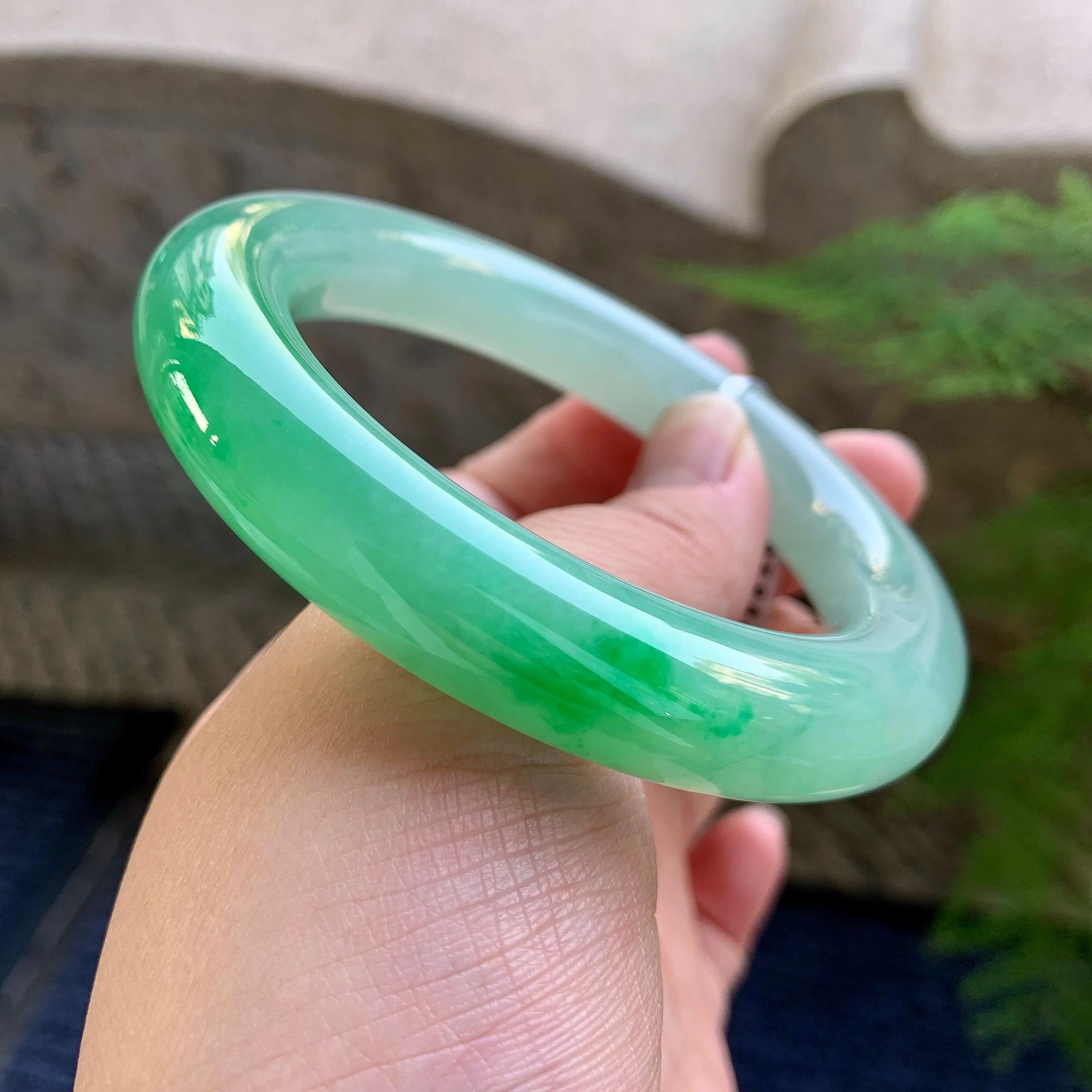 糯冰种飘绿圆条手镯（58mm）（yc249466）