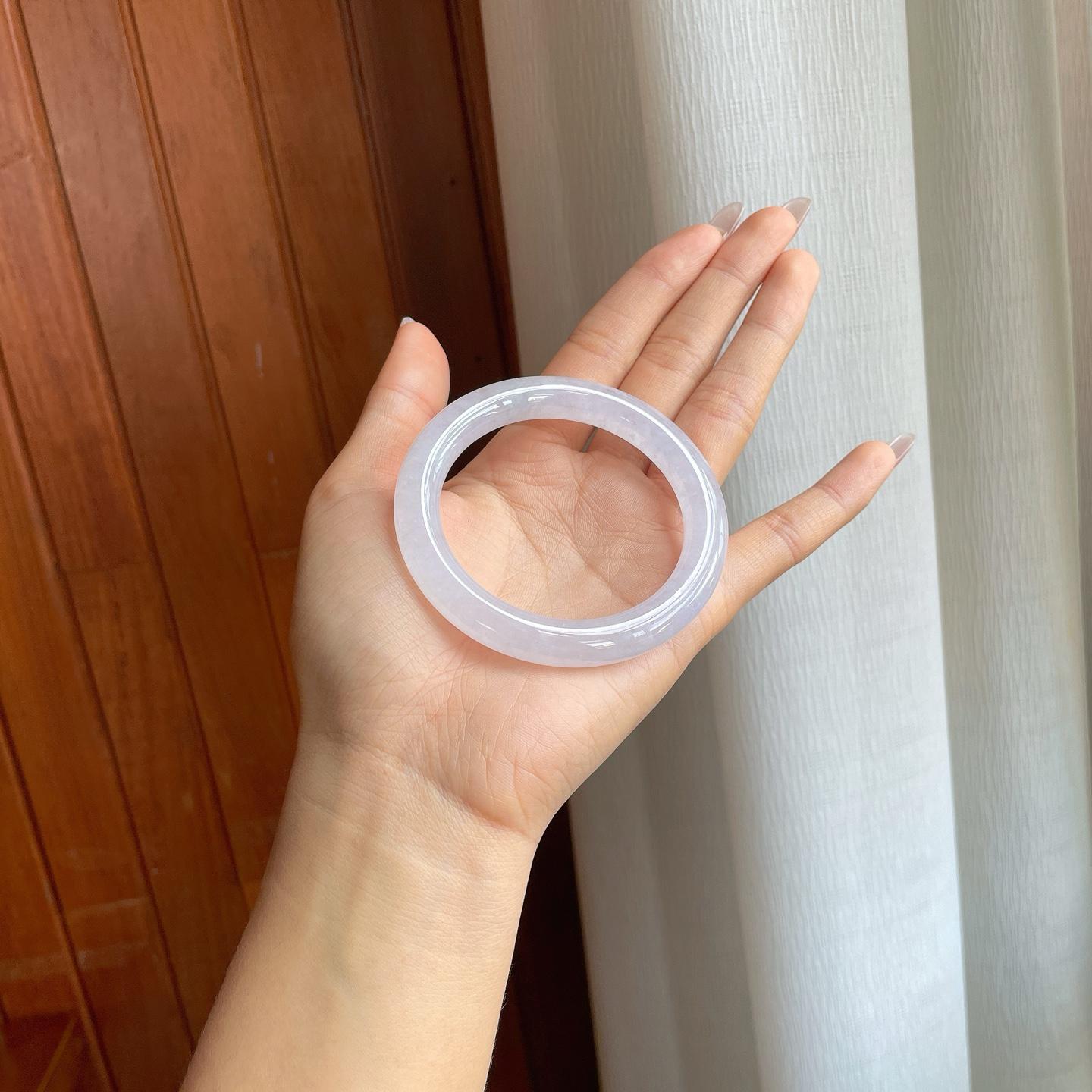 冰种淡椿底翡翠圆条手镯（55.8mm）（yc310745）