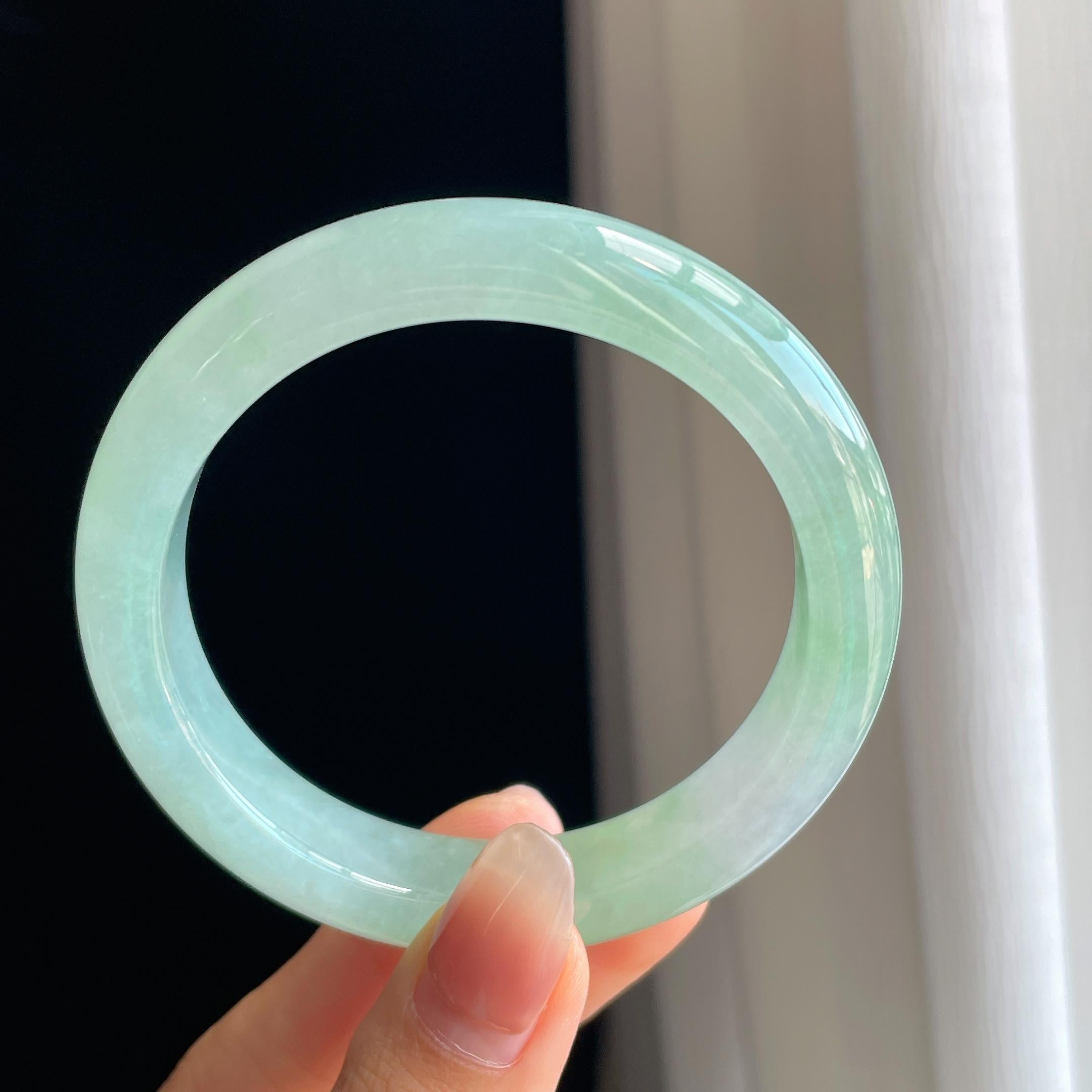 冰种带果绿翡翠平安镯（57mm）（yc326944）