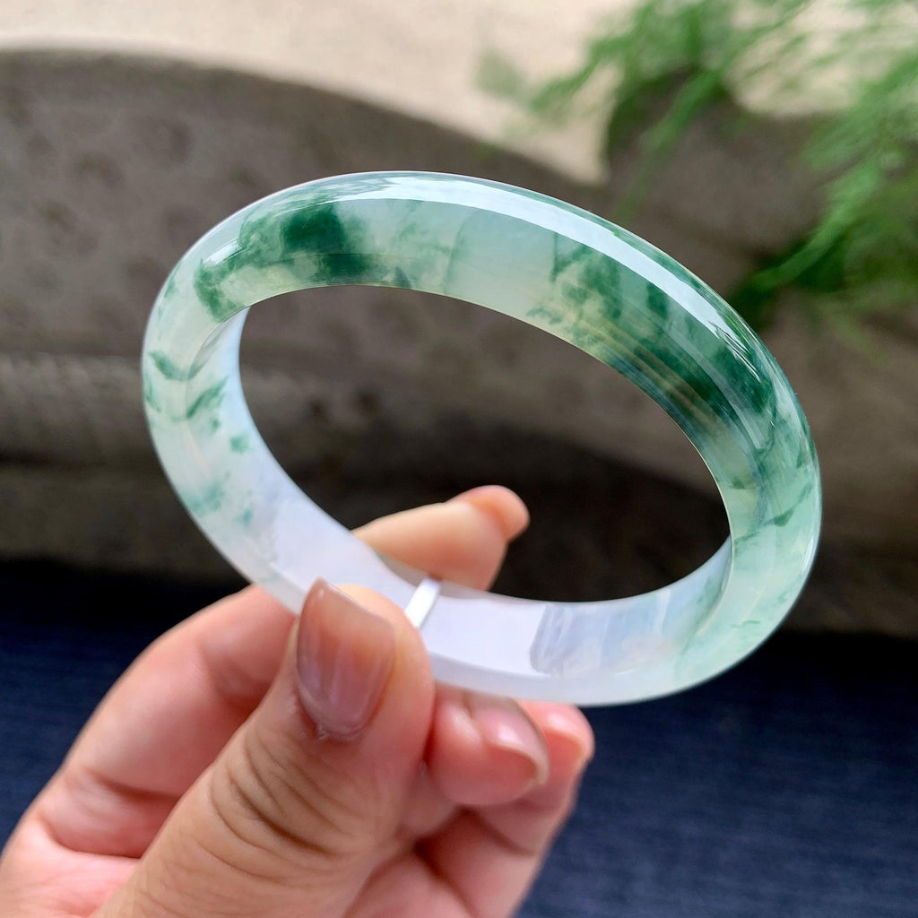 糯冰种飘绿花贵妃手镯 55.6圈口 天然缅甸A货翡翠（yc493658）