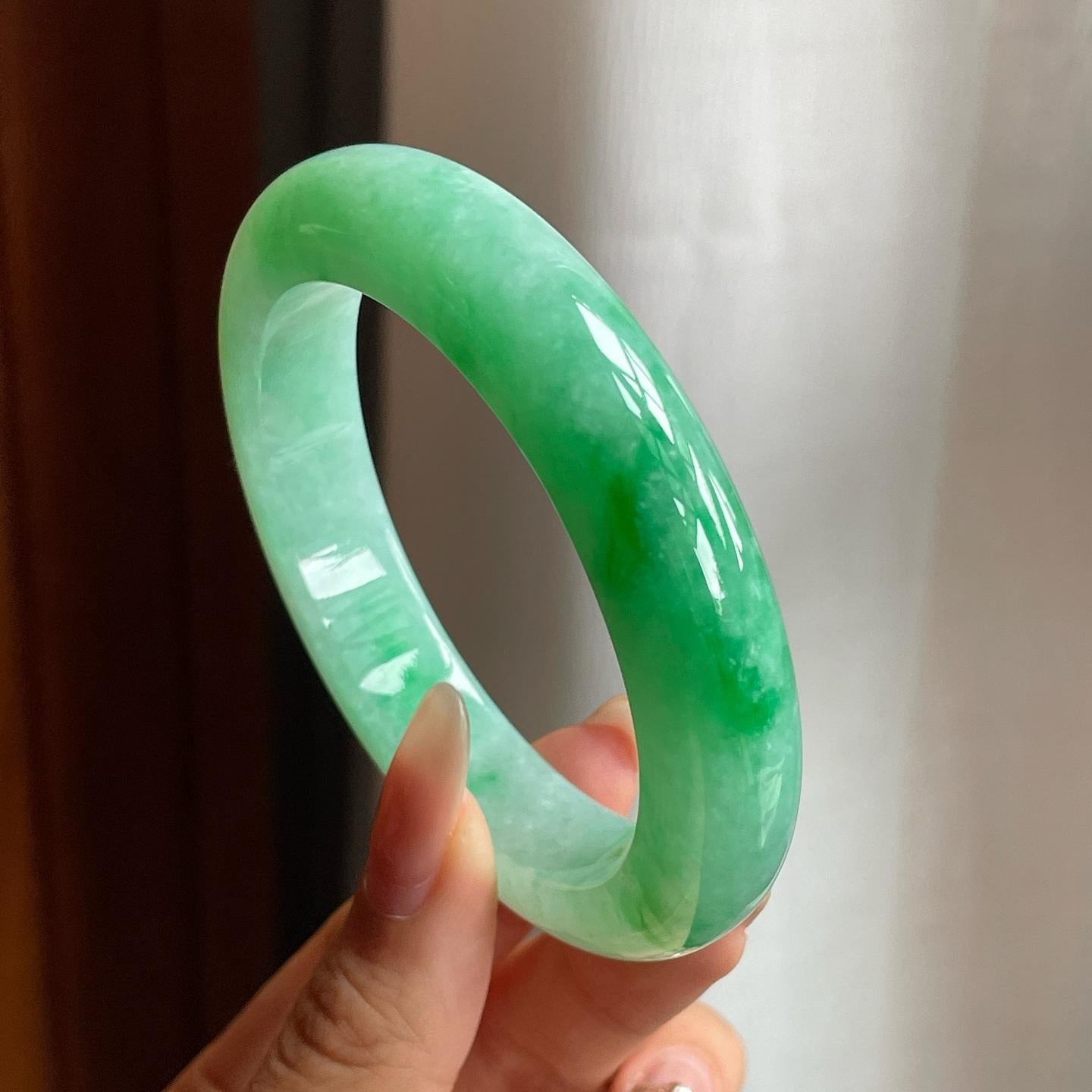 糯冰种满绿阳绿翡翠平安镯（56mm）（yc200657）
