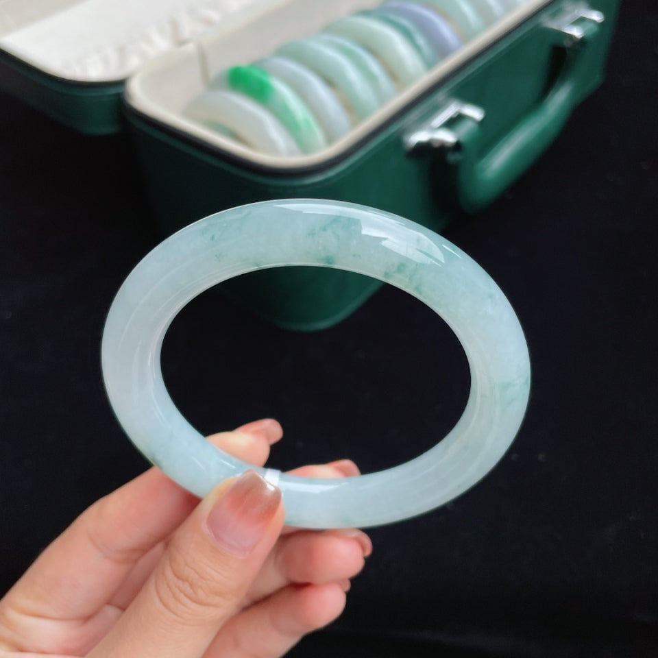 糯冰飘花圆条翡翠手镯（62mm）（yc017036）