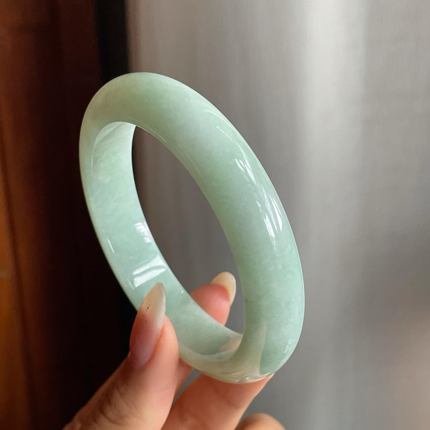 糯冰种晴底翡翠平安镯（56.5mm）（yc217409）