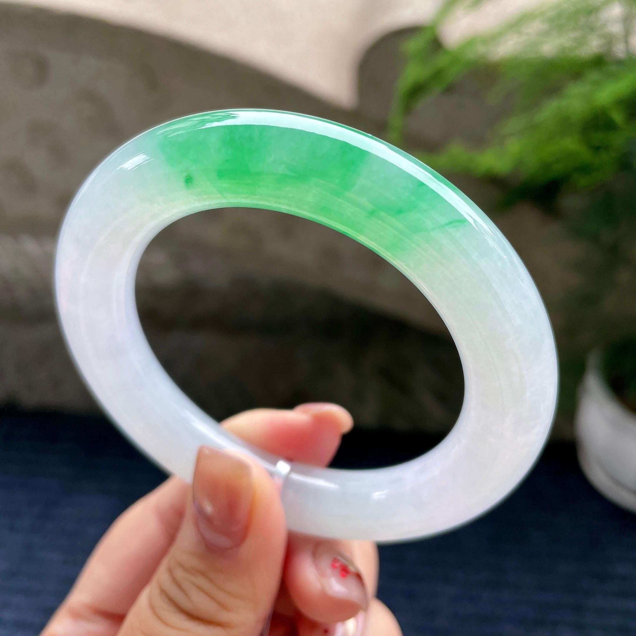 糯冰种飘阳绿圆条手镯55.5圈口 天然缅甸A货翡翠（yc350658）
