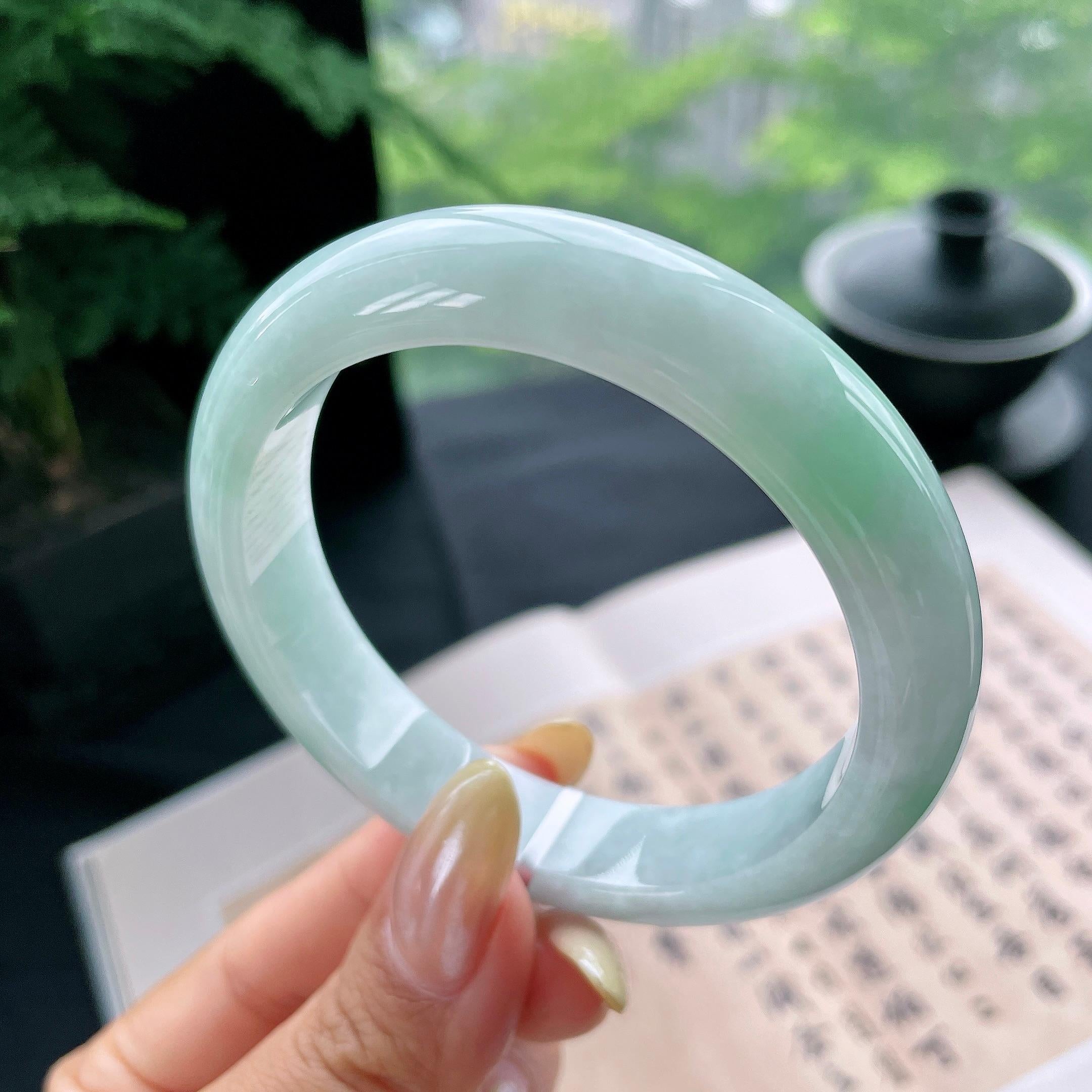 细糯种飘绿正圈平安镯57.2圈 天然缅甸A货翡翠（yc473060）