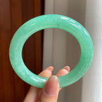 糯冰果绿翡翠圆条手镯（56mm)（yc342965）