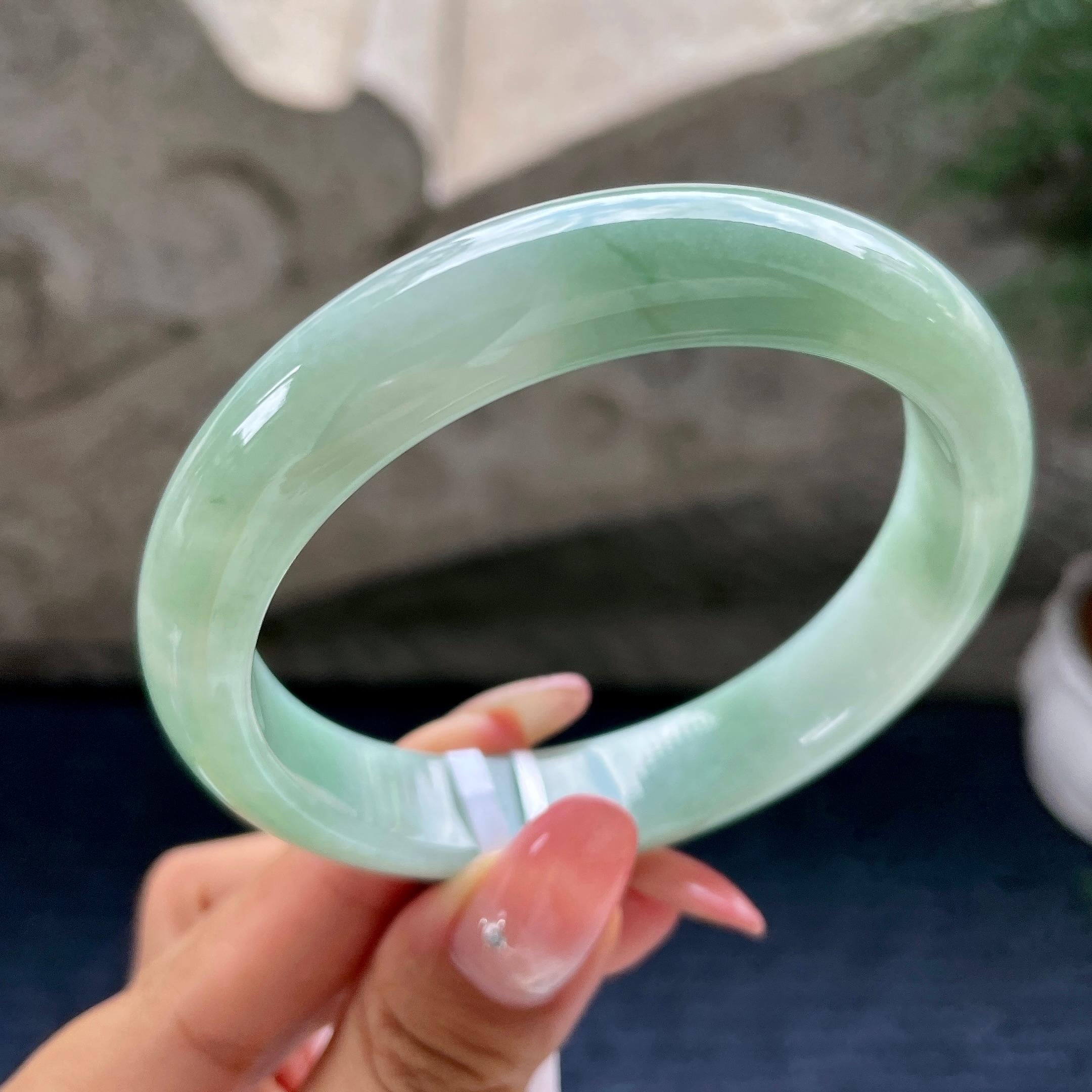大圈口      细糯种晴底正圈平安镯60.3圈        天然缅甸A货翡翠（yc444661）