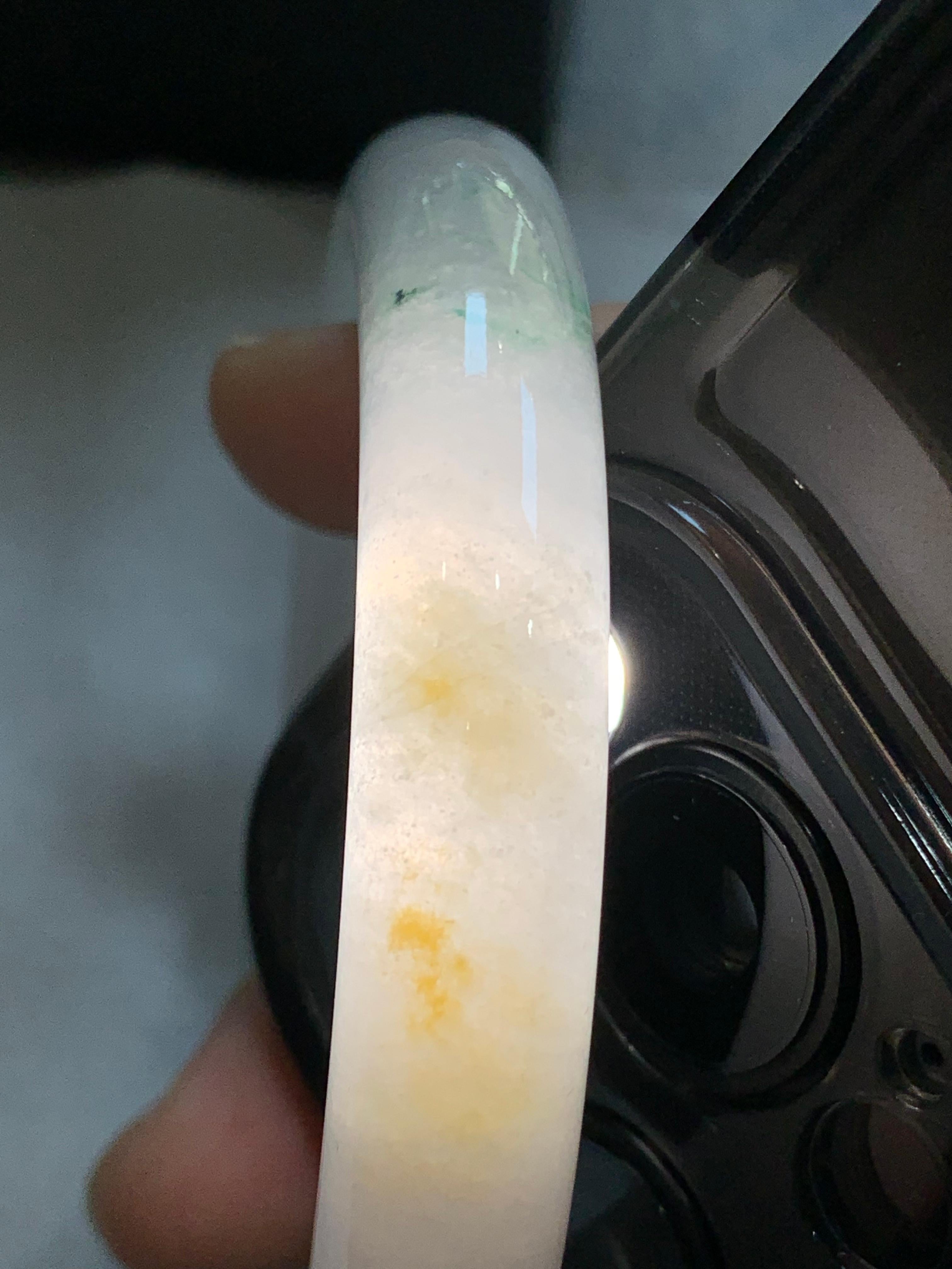 糯冰种黄翡飘绿圆条手镯（54mm）（yc305697）