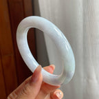 糯冰种淡紫底翡翠圆条手镯（55mm）