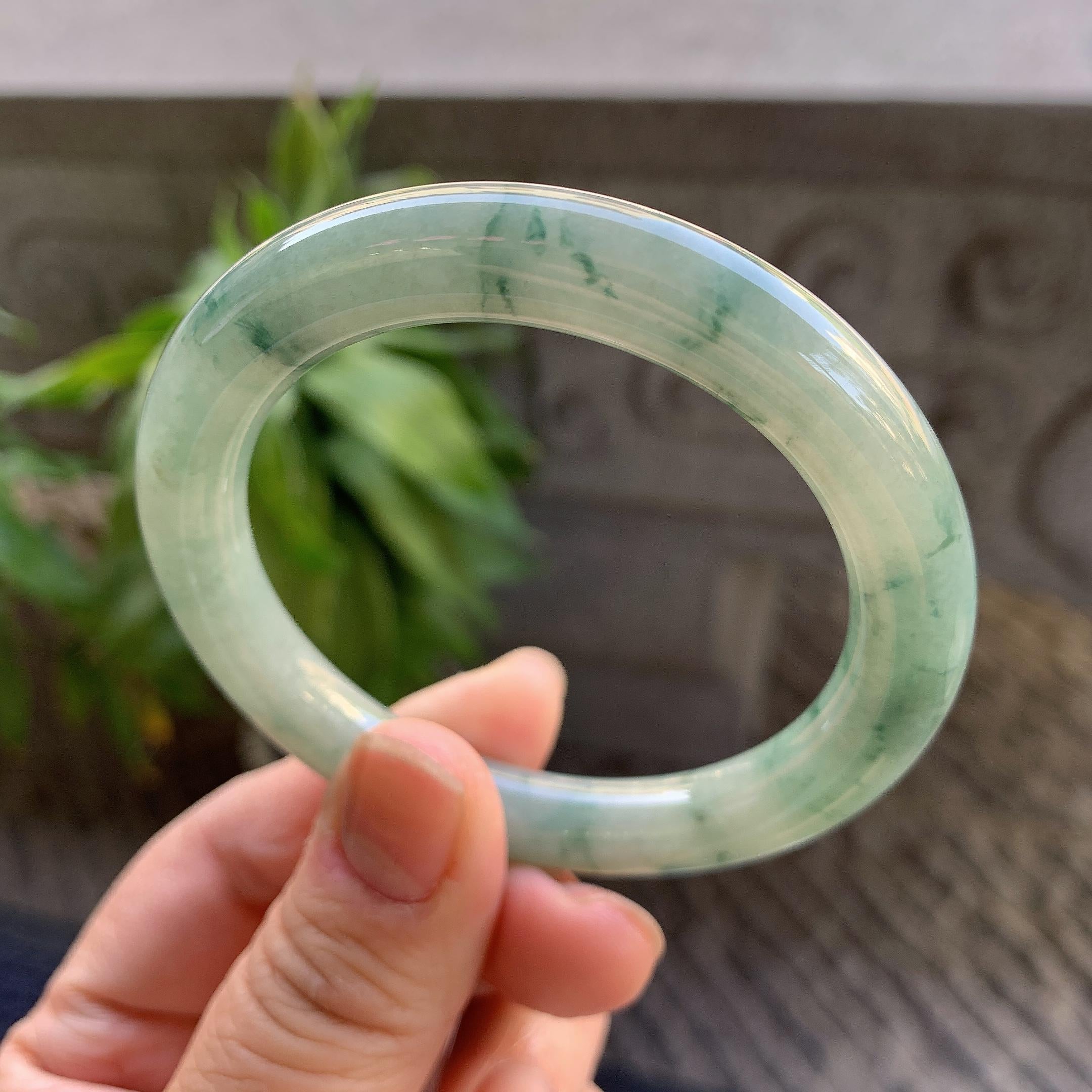 小圈口 细糯种飘绿花圆条手镯53圈口 天然缅甸A货翡翠（yc330300）