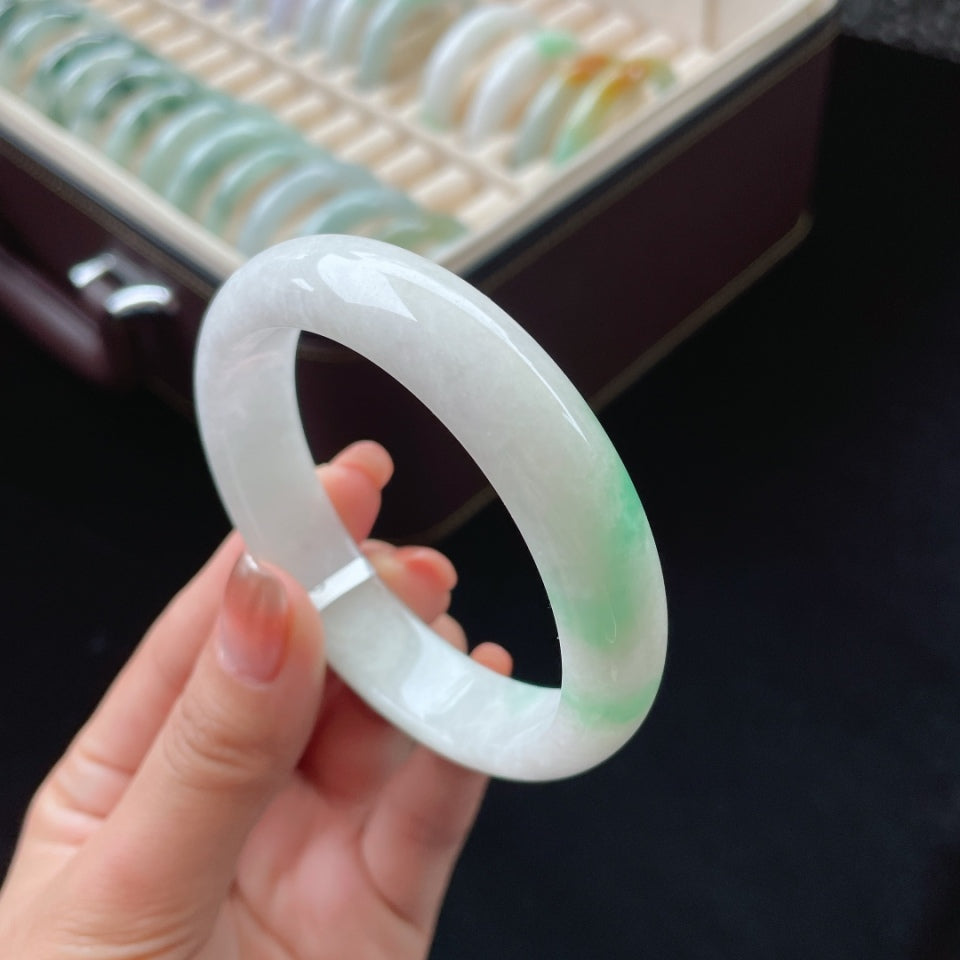 糯冰白底青翡翠手镯（57mm）（yc017177）