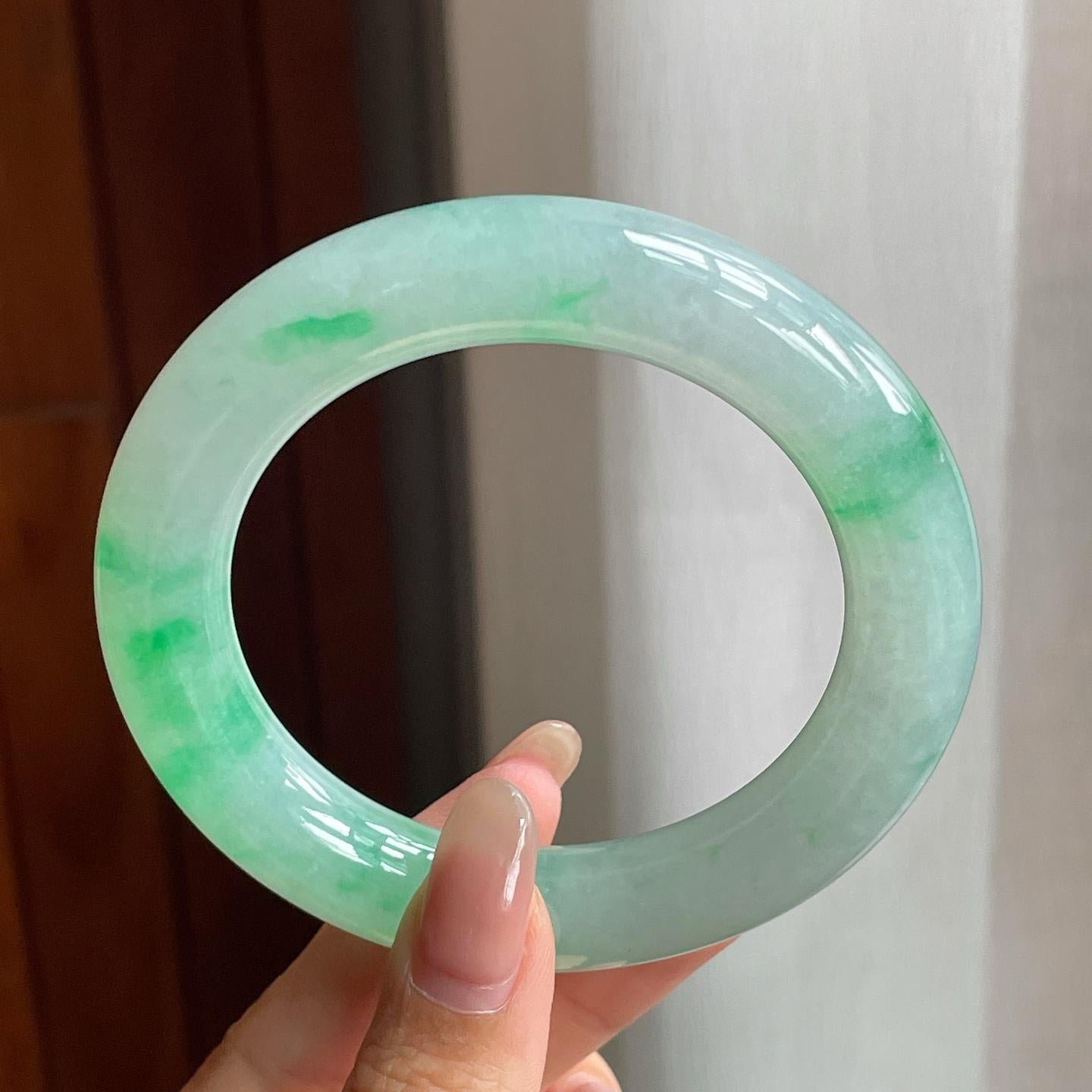 糯冰种飘绿花翡翠胖圆条手镯（56mm）（yc196575）