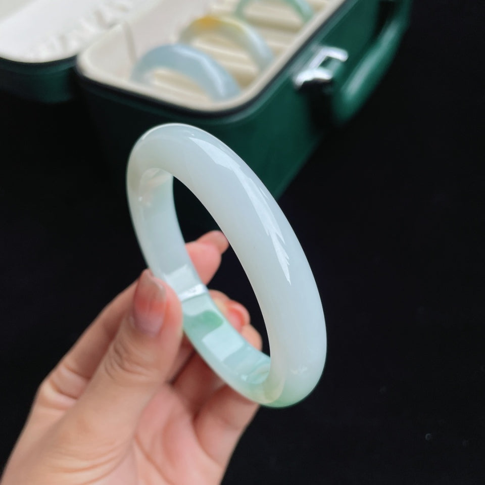 细糯冰飘花正圈翡翠手镯（55.8mm）（yc017034）