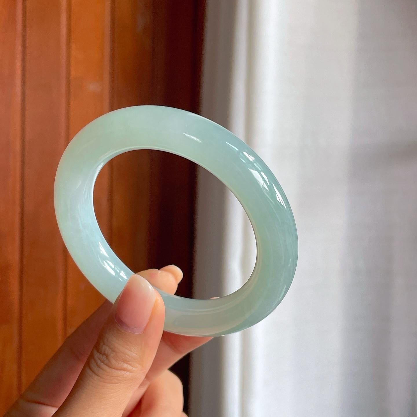 细糯冰晴底翡翠圆条手镯（56.3mm）（yc400219）