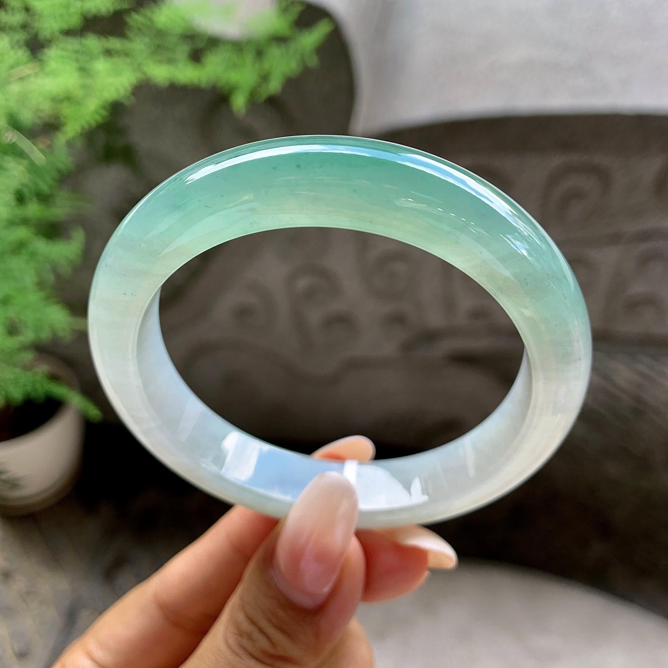 糯冰种湖水绿平安镯（56.8mm）（yc203702）