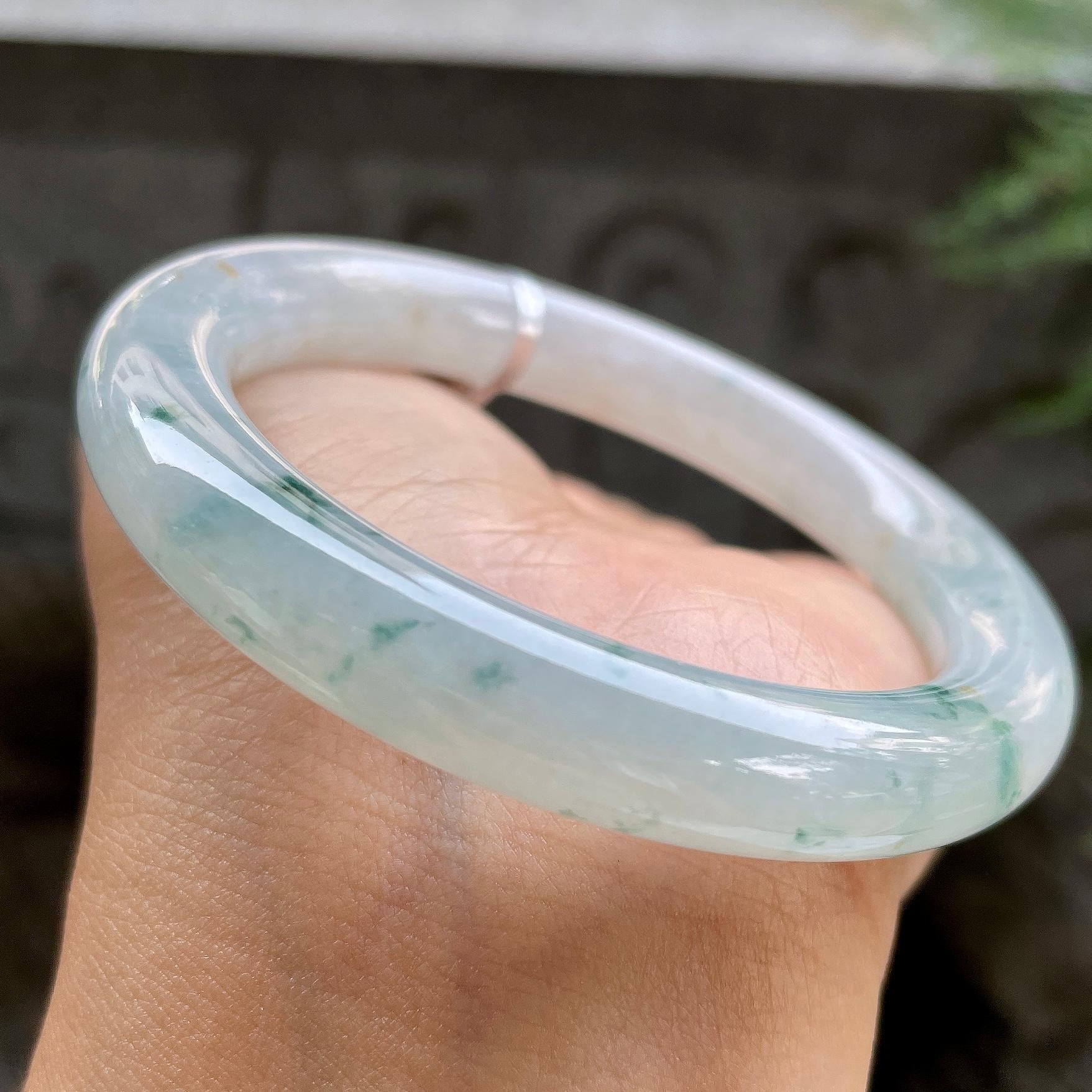 细糯种飘花圆条手镯55.3圈            天然缅甸A货翡翠（yc389247）