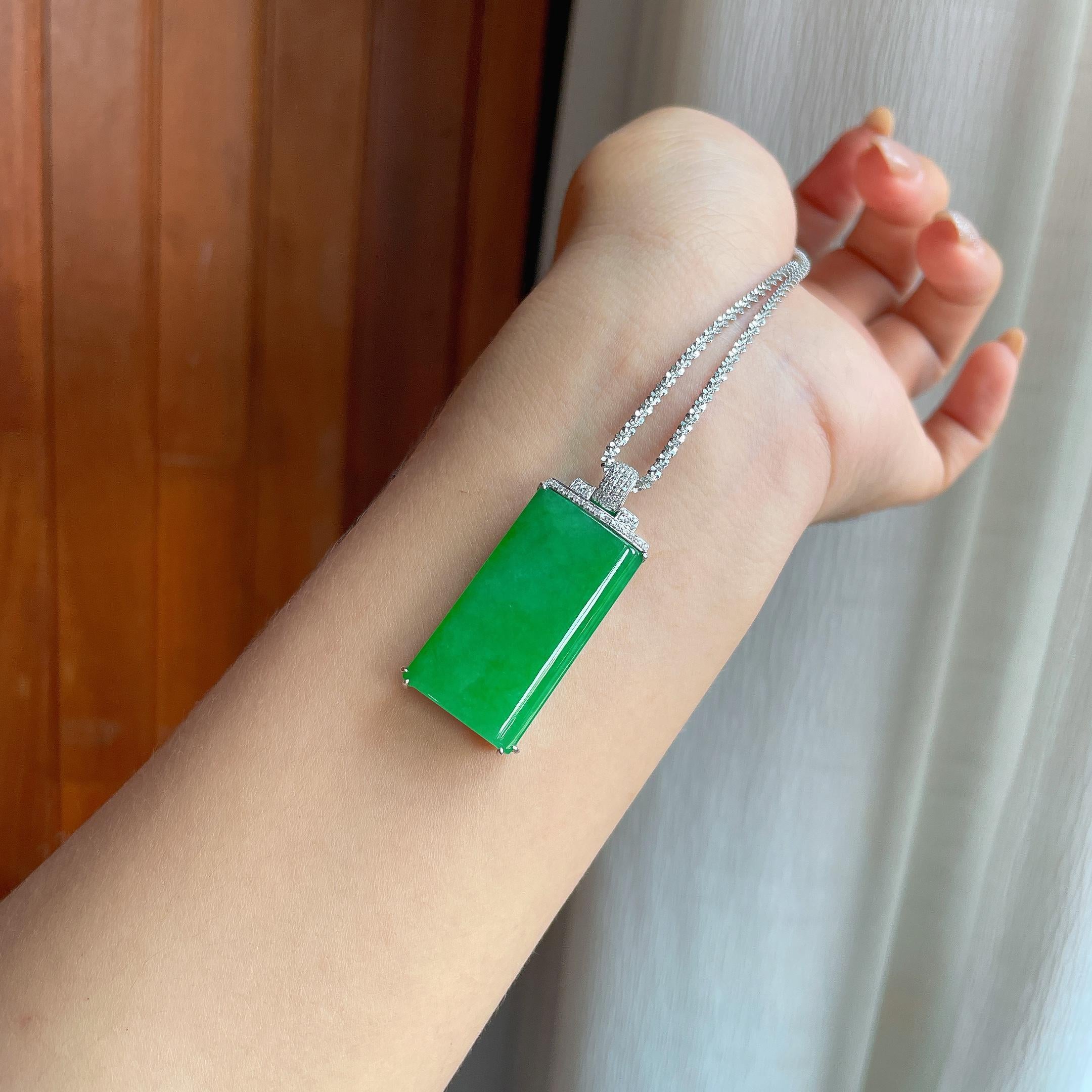 18k金钻镶糯冰满绿翡翠无事牌（yc415382）