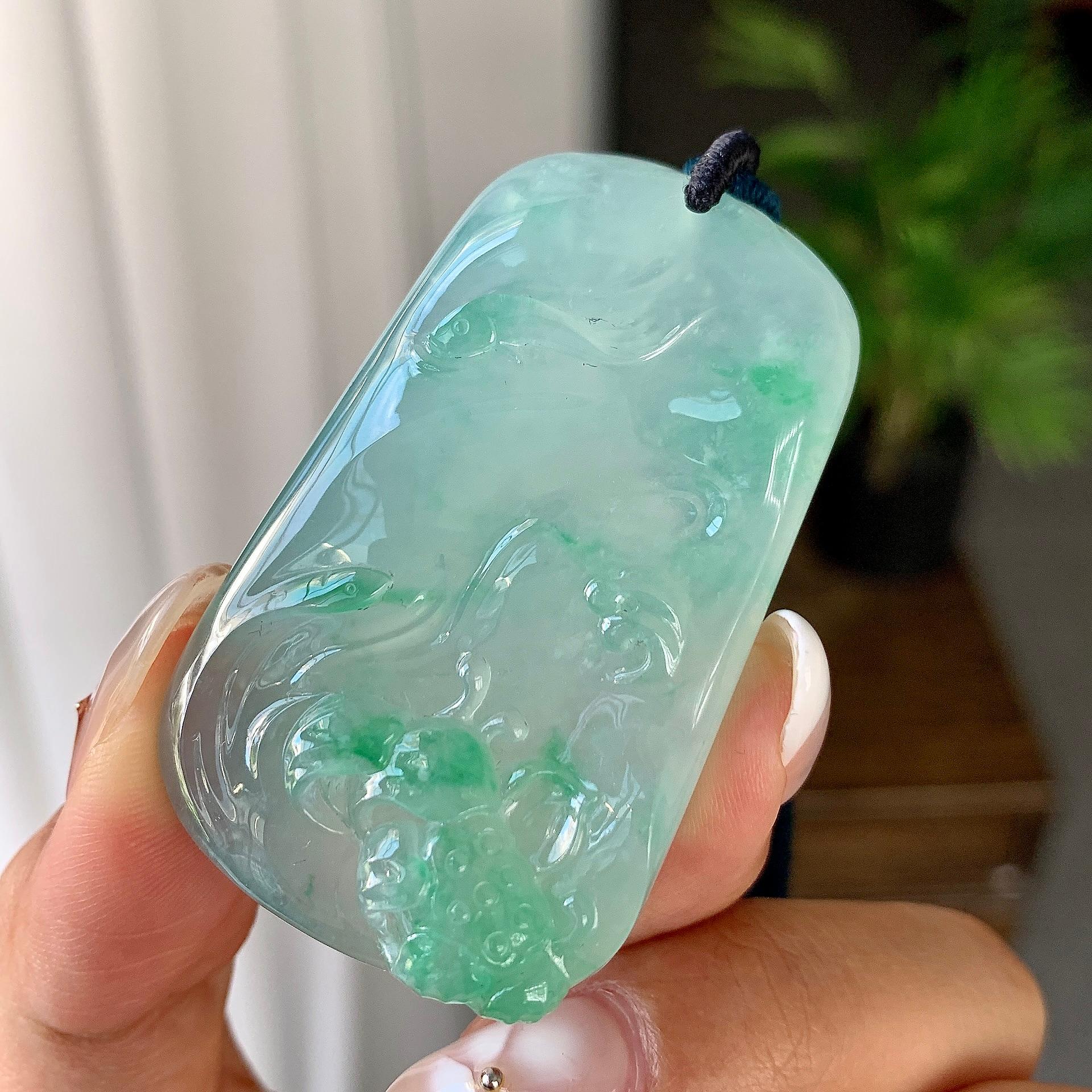 冰种飘绿山水牌挂件（yc246701）