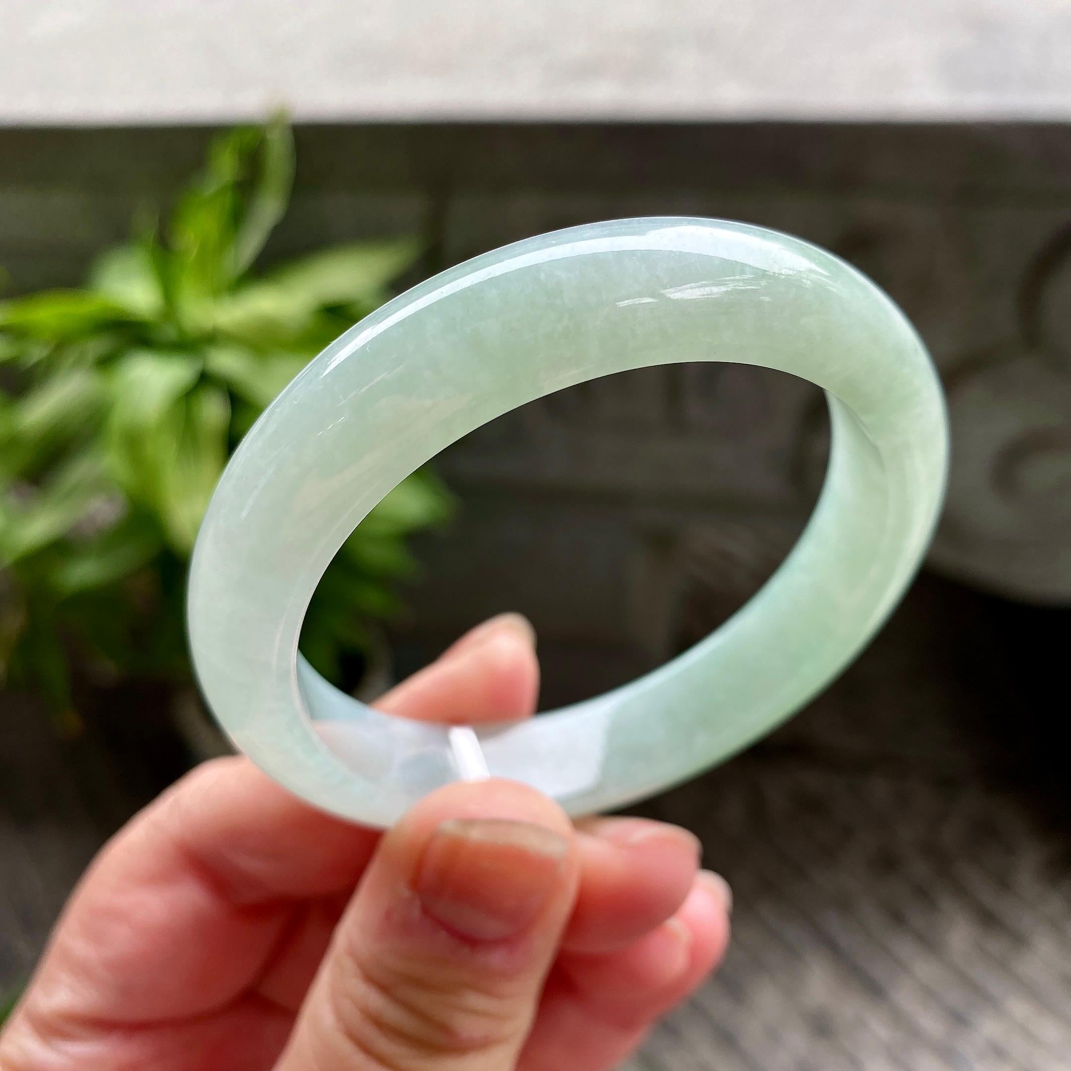 小圈口 糯种淡晴底正圈平安镯52圈口 天然缅甸A货翡翠（yc318381）