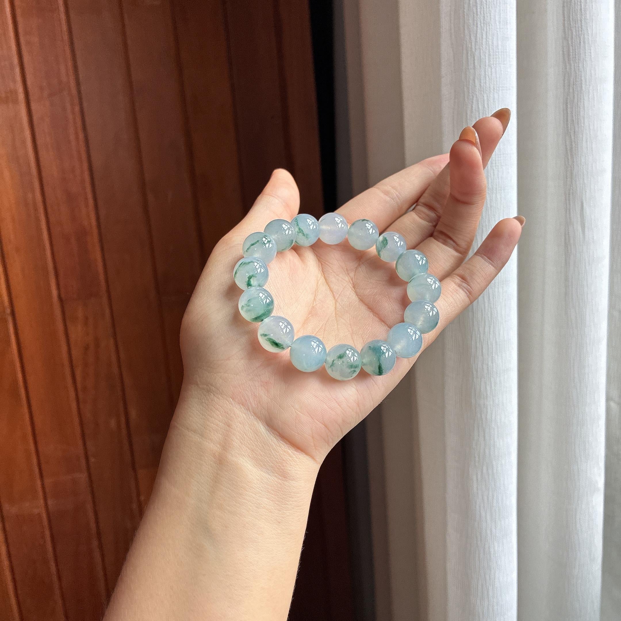 Vòng tay ngọc phỉ thúy tự nhiên Miến Điện loại A, vân hoa trên nền đá bán trong (yc451546)