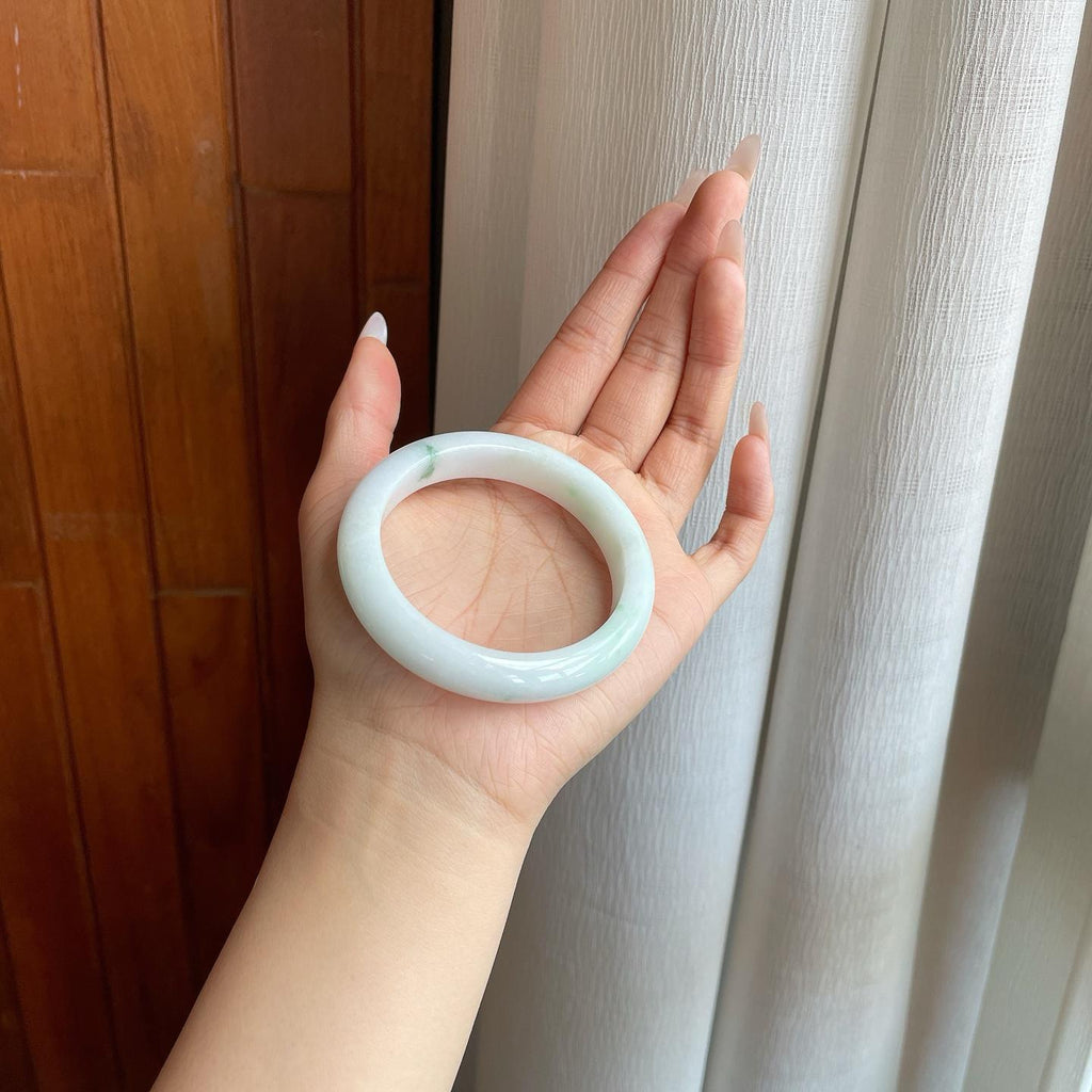 细糯冰白底飘花翡翠平安镯（55.5mm）（yc283261）