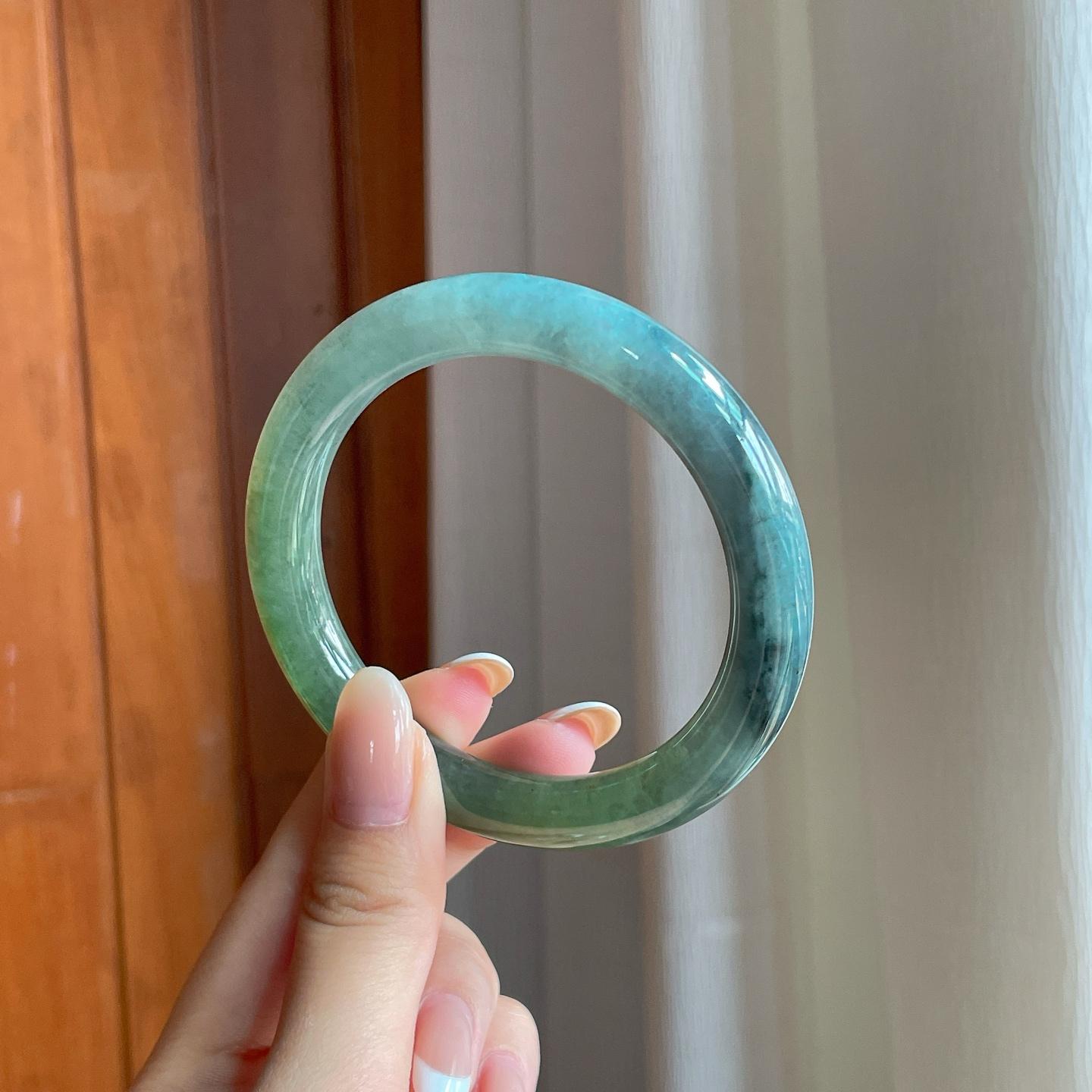 糯冰乌鸡特色翡翠圆条手镯（57.7mm)（yc397509）