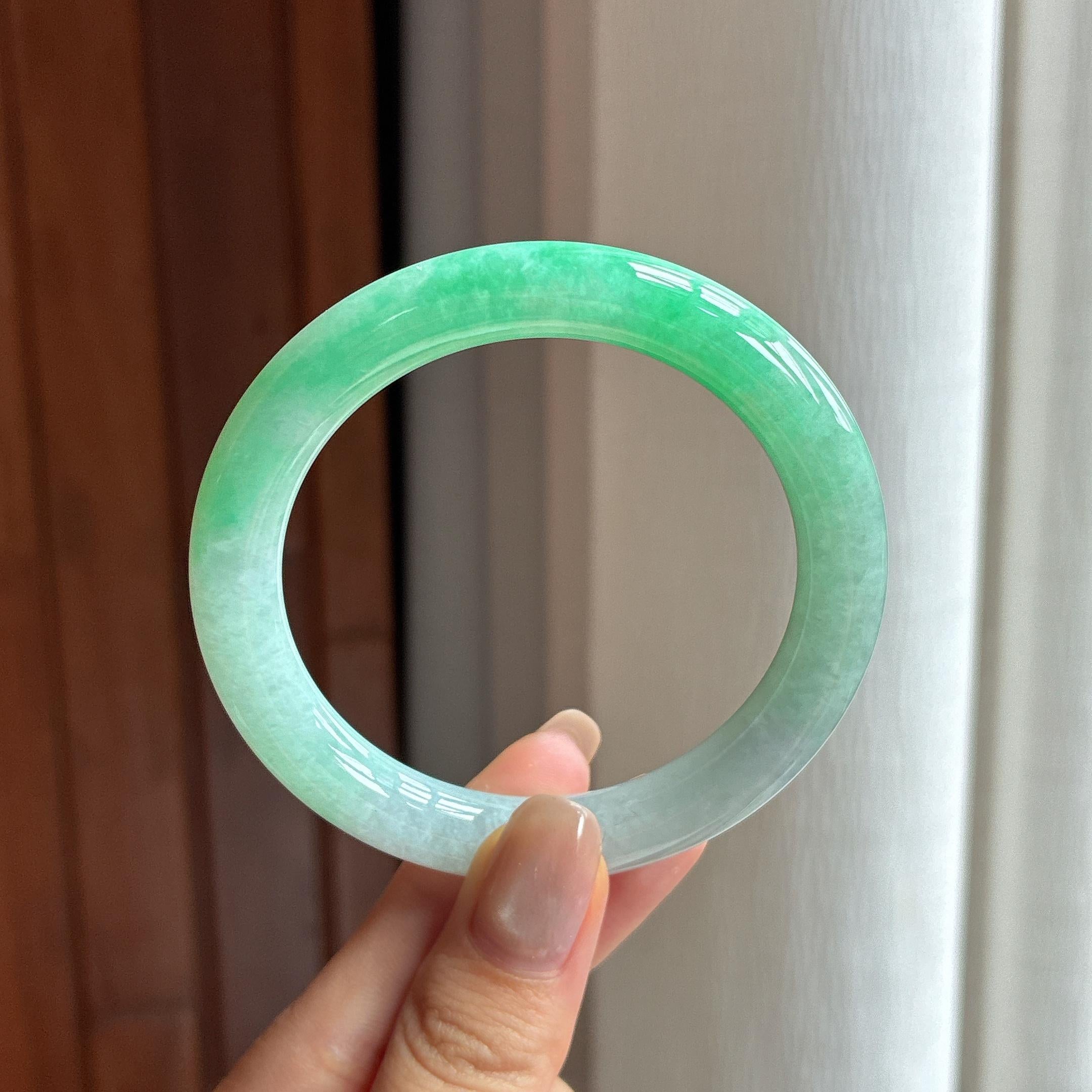 糯冰果绿翡翠圆条手镯 54圈（yc434866）