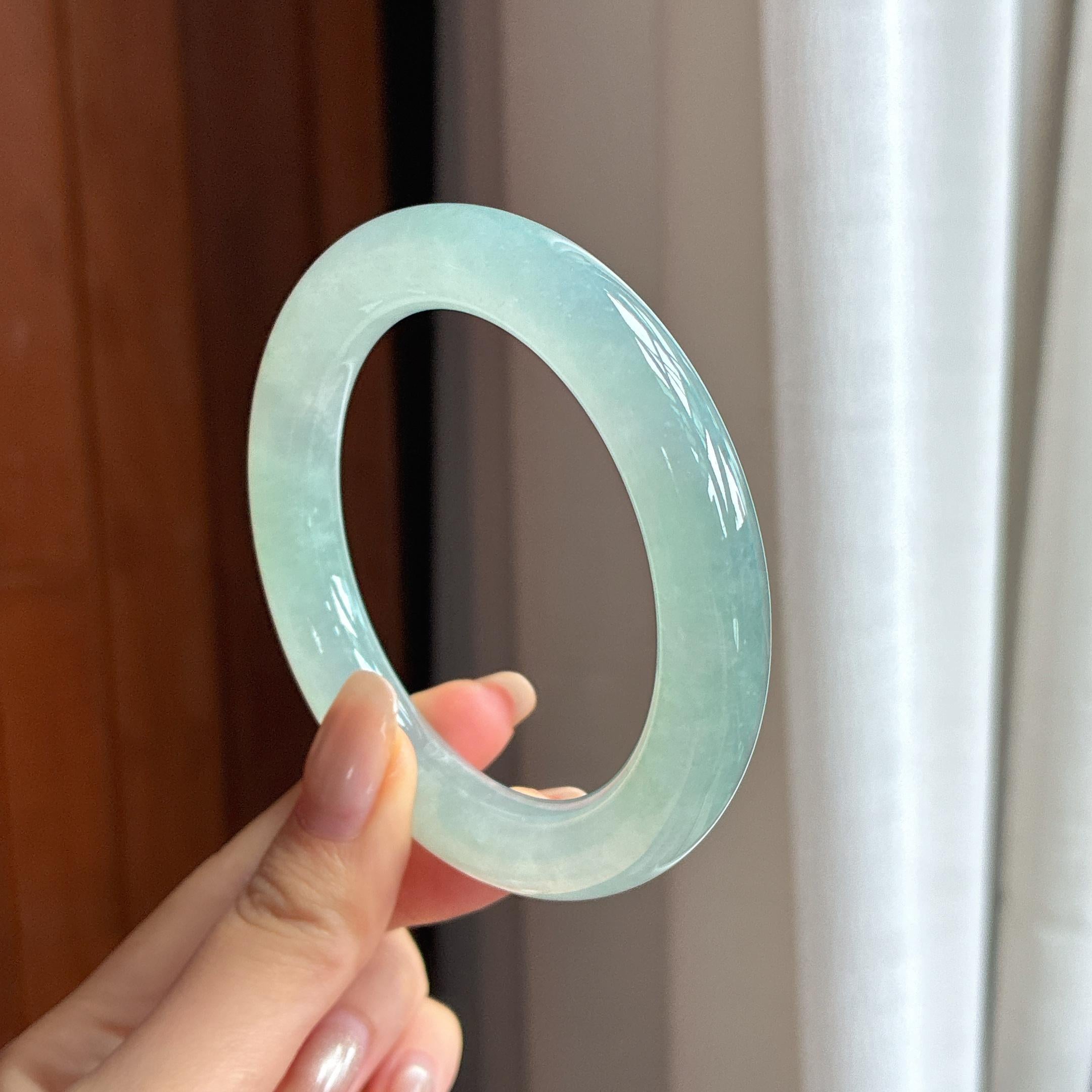 Vòng tay ngọc bích Myanmar tự nhiên loại A, vòng lớn, nước đá nếp, đáy xanh, hình tròn, size 58 (yc450823)