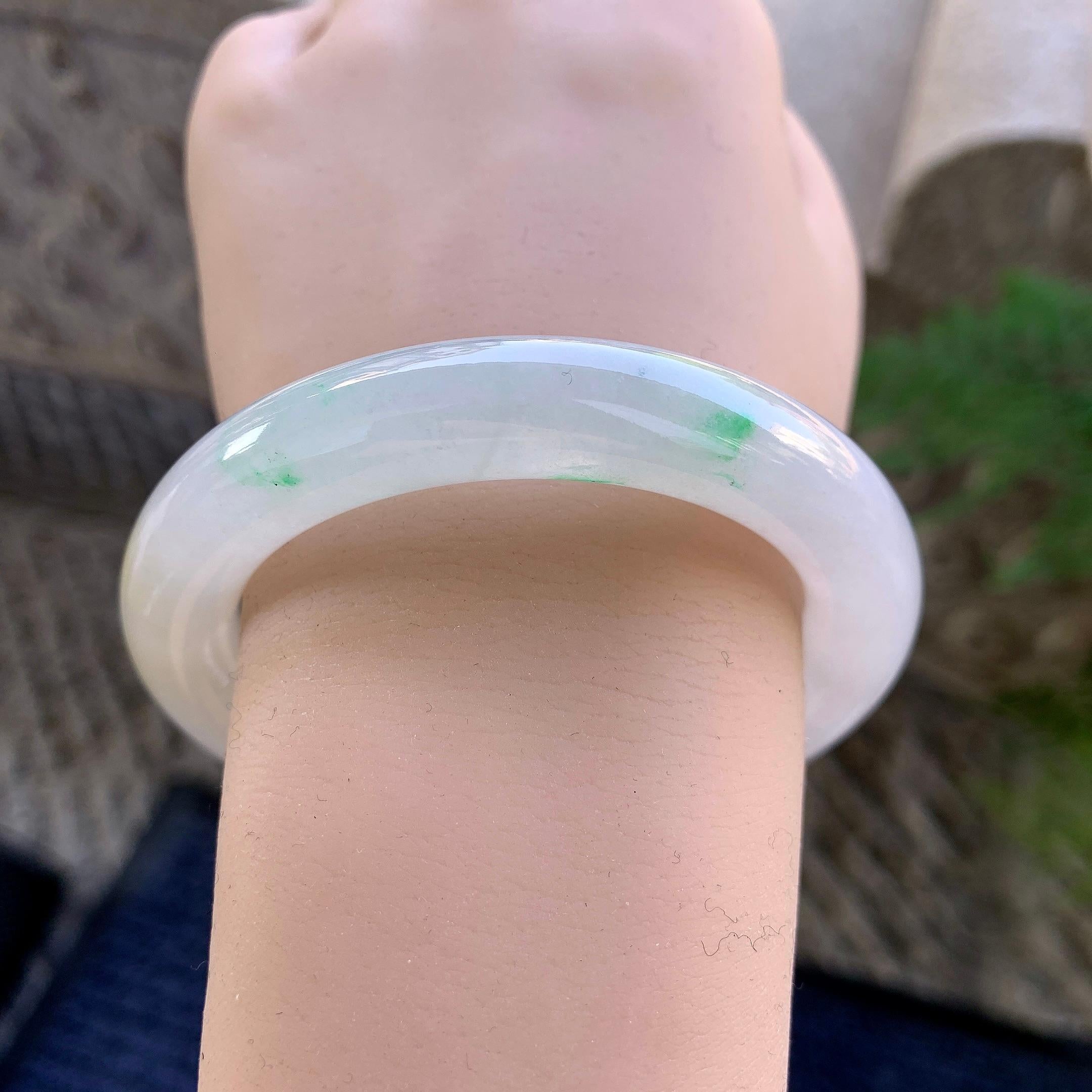 糯冰种黄翡飘绿圆条手镯（54mm）（yc305697）