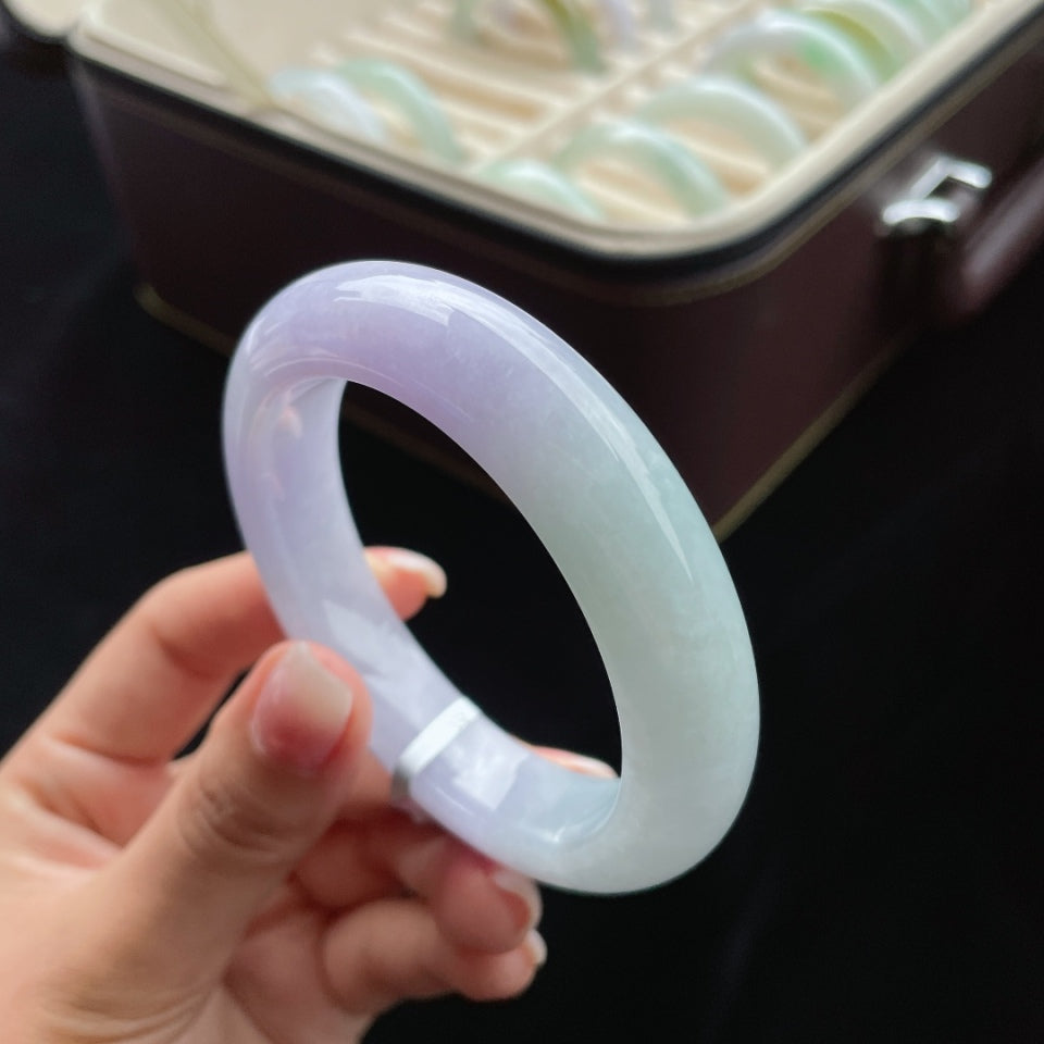 糯冰春彩正圈翡翠手镯（55.7mm）
