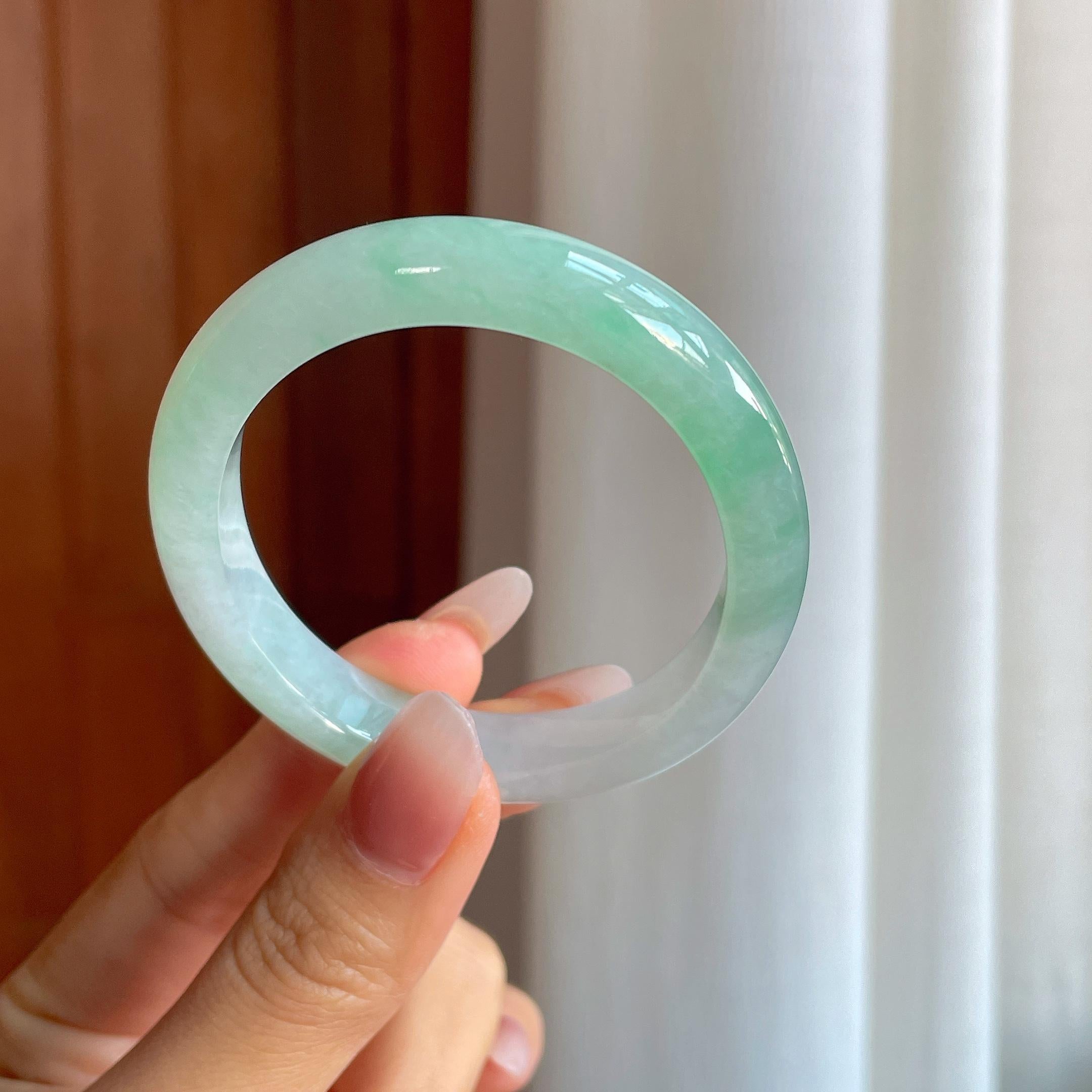 糯冰带色翡翠贵妃镯（53mm）（yc312055）