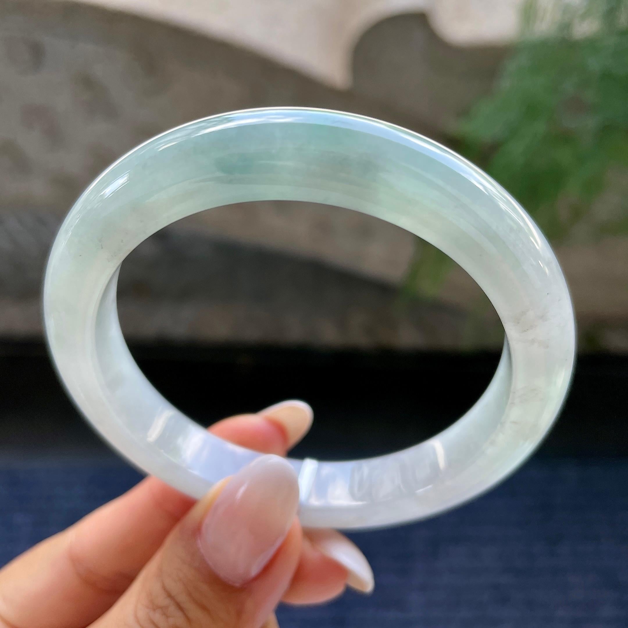 细糯种飘花正圈平安镯    57.3圈     天然缅甸A货翡翠（yc408835）