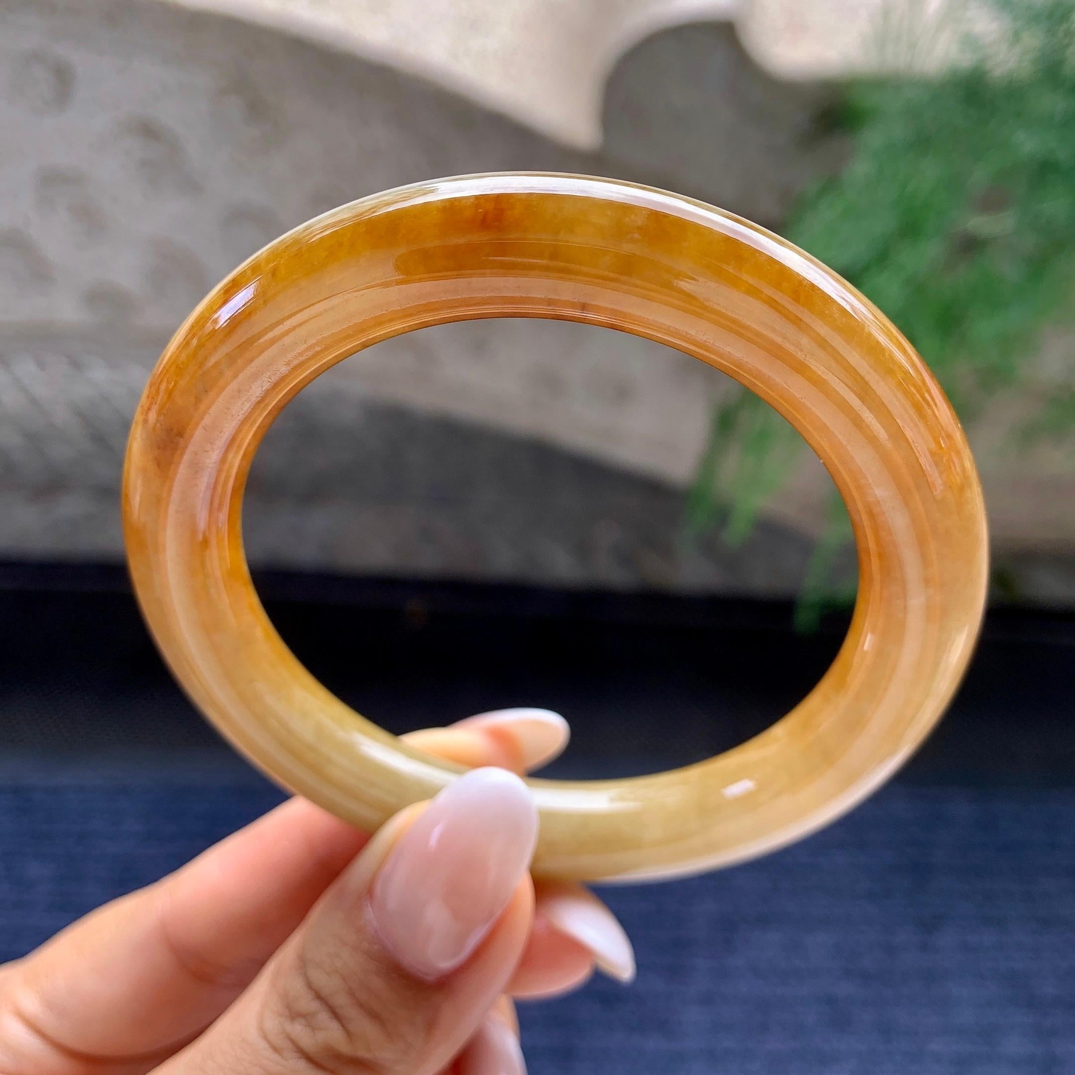 细糯种黄翡圆条手镯     56.4圈     天然缅甸A货翡翠（yc408849）