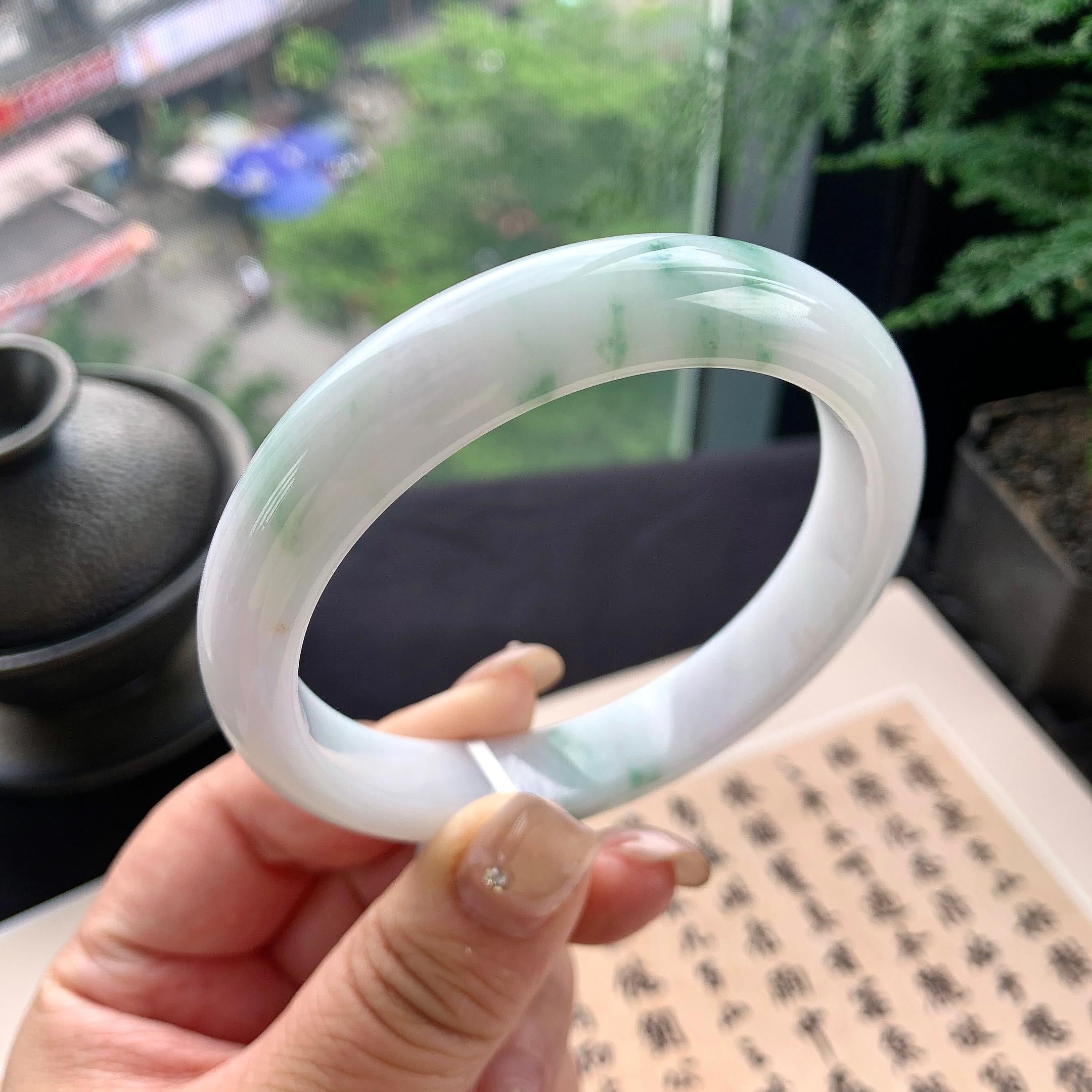大圈口 细糯种飘绿花洒金正圈平安镯 61.2圈口 天然缅甸A货翡翠（yc477604）