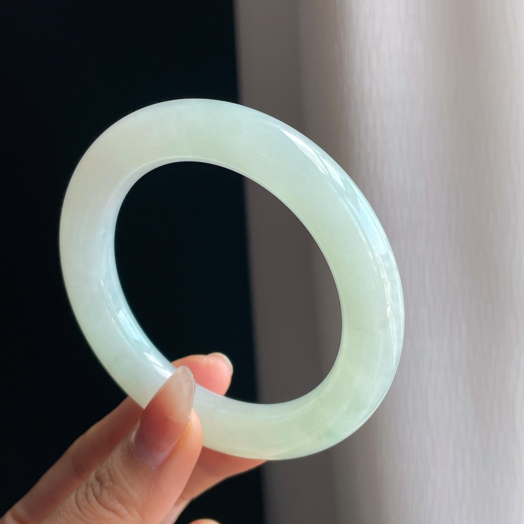 糯冰种晴底翡翠圆条手镯（58.4mm)（yc349347）