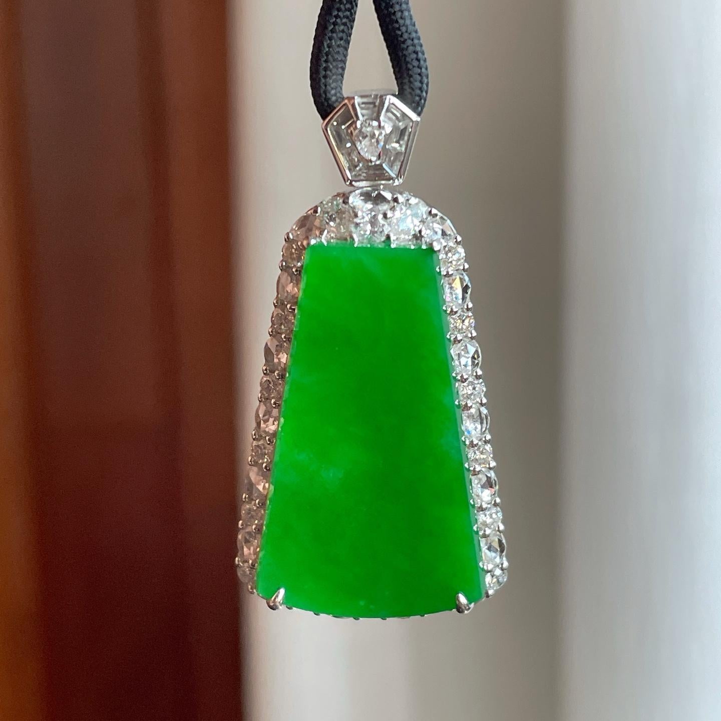 18k金镶糯冰种满绿翡翠无事牌（yc258422）