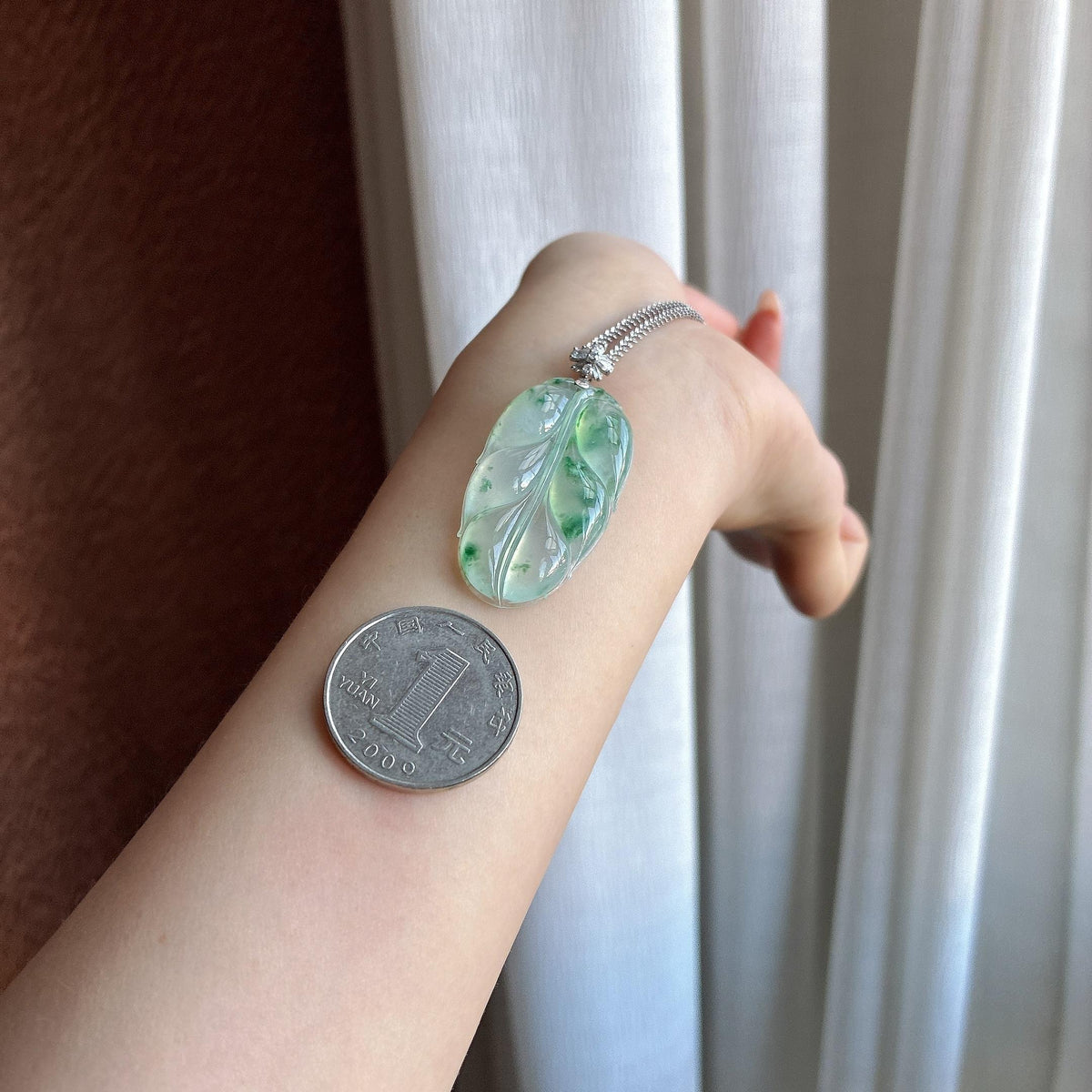 18k金扣头冰种飘花玉叶挂件（yc734791）