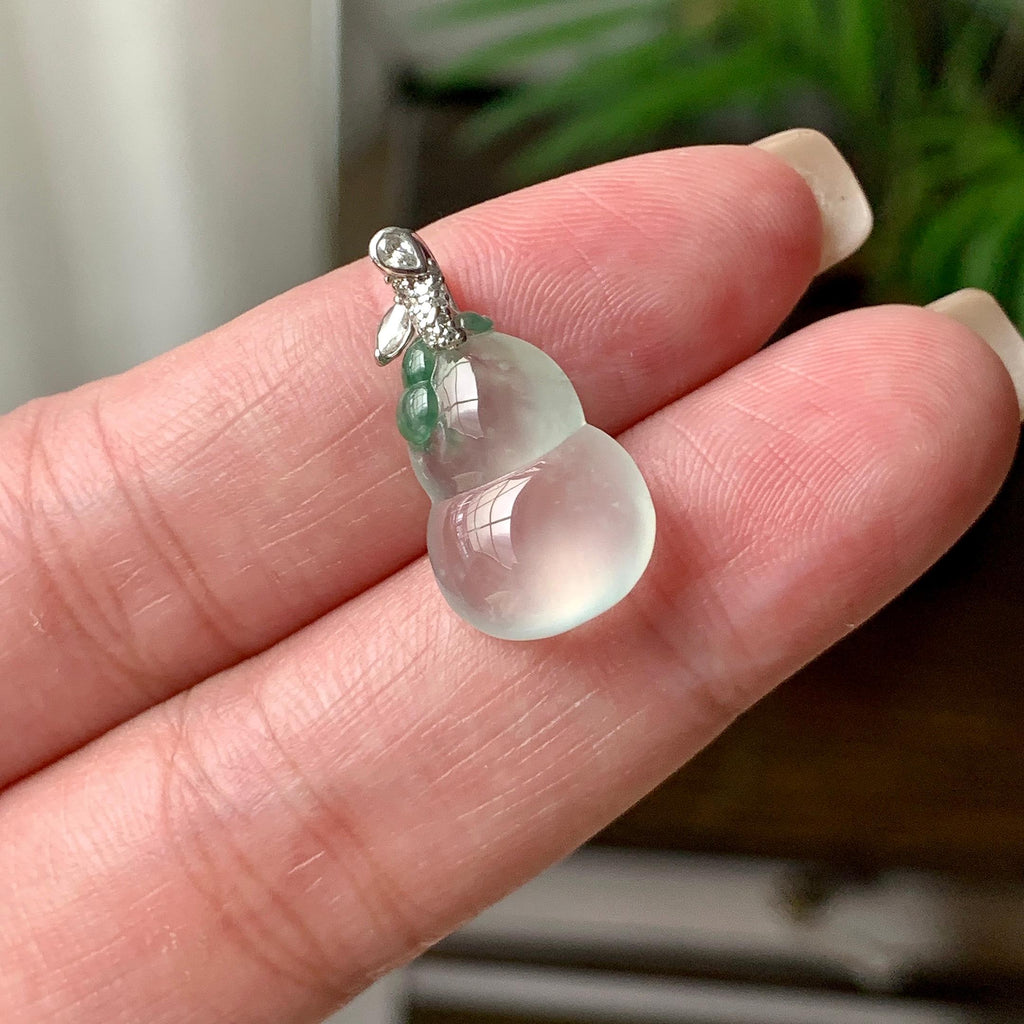 18K金钻镶冰种飘绿葫芦吊坠天然缅甸A货翡翠（yc453363）