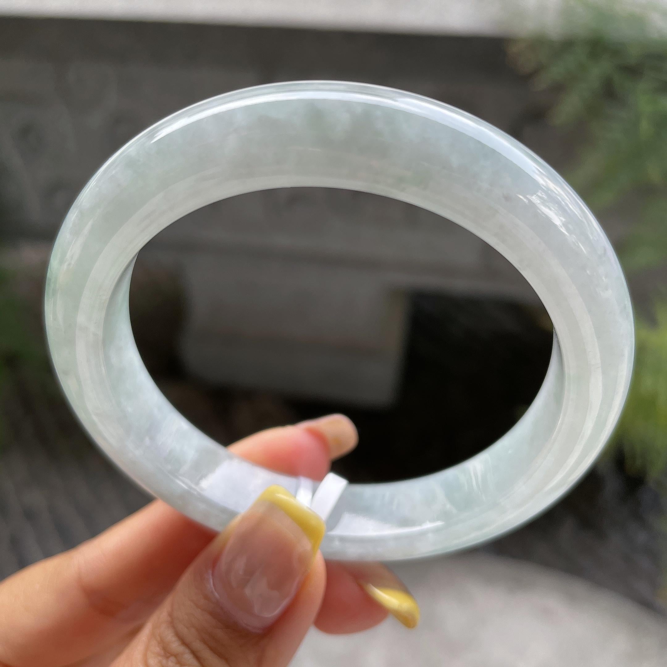 细糯种带底色正圈平安镯56.8圈       天然缅甸A货翡翠（yc387361）
